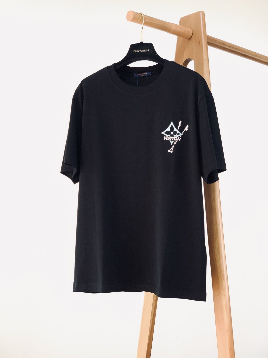 LouisVuitton 路易威登 2026SS早春新品 滑雪系列刺绣T恤｜黑白双煞 专柜同步230g重