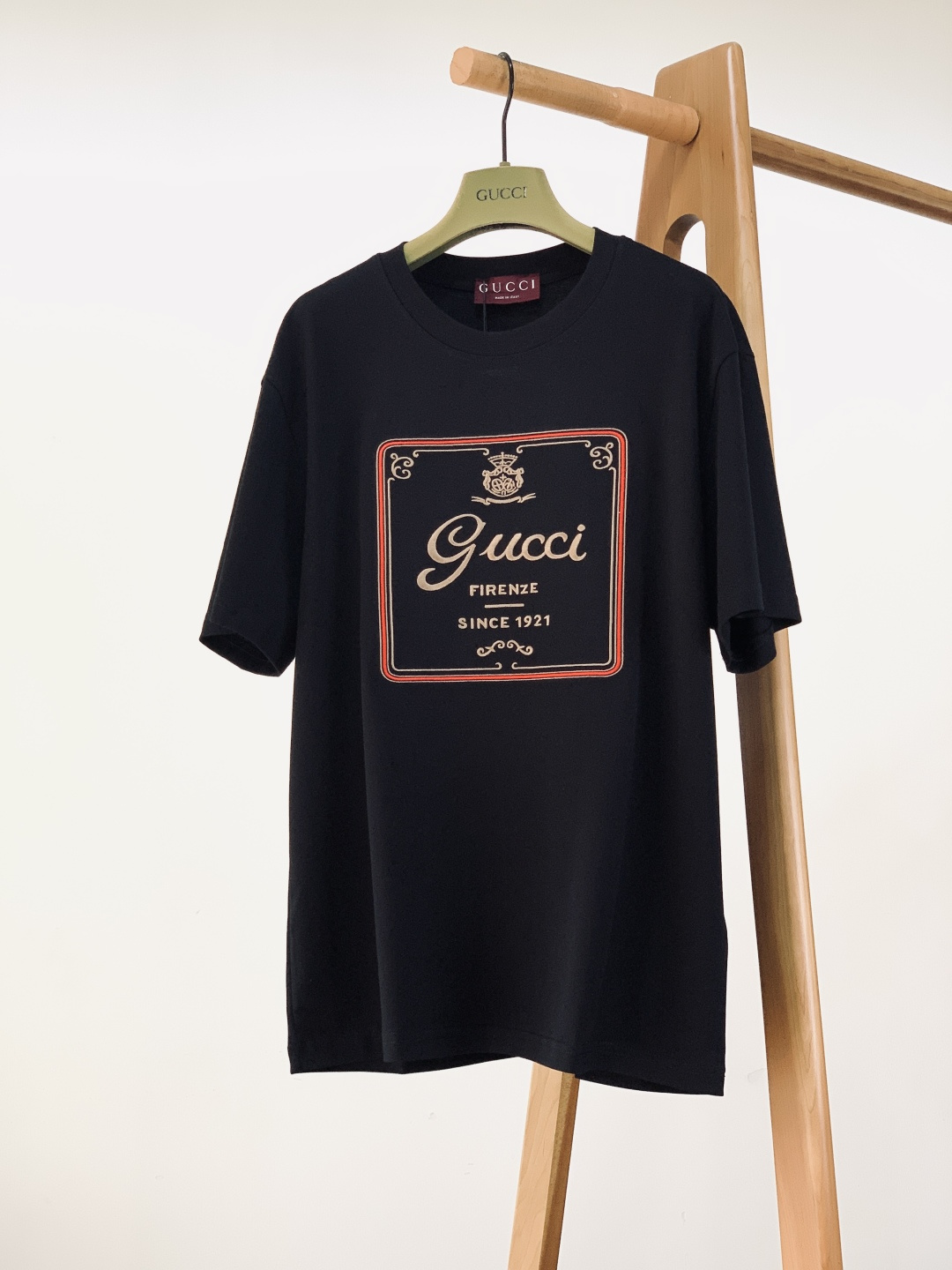 Gucci 古驰 2026SS早春新品 经典标识刺绣T恤｜上身就是高级感精选高支精梳棉，柔软亲肤透气，上