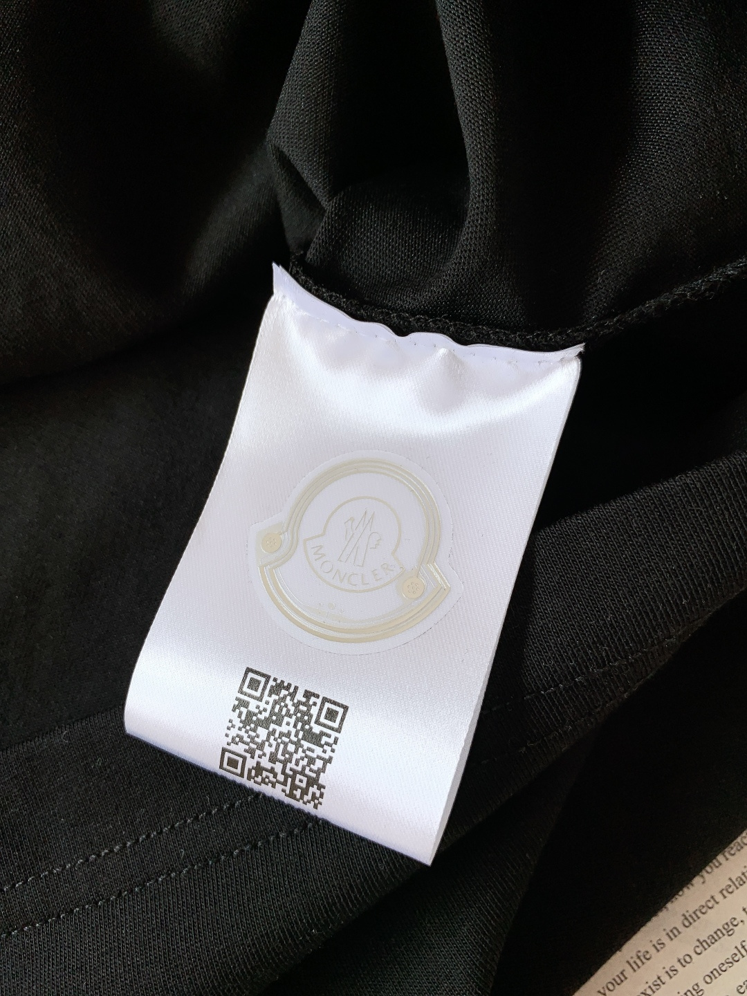 Moncler 蒙口 2026SS春夏新品鲨鱼印花T恤，简约大气自带高级感，上身就是低调奢华风。精选高支