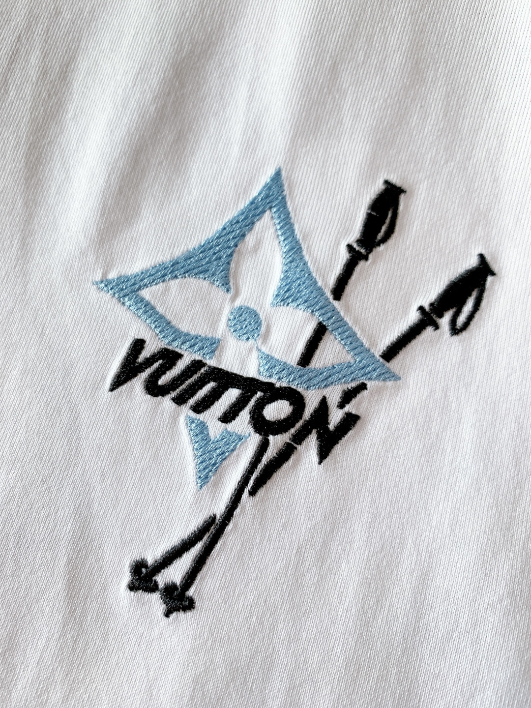 LouisVuitton 路易威登 2026SS早春新品 滑雪系列刺绣T恤｜黑白双煞 专柜同步230g重