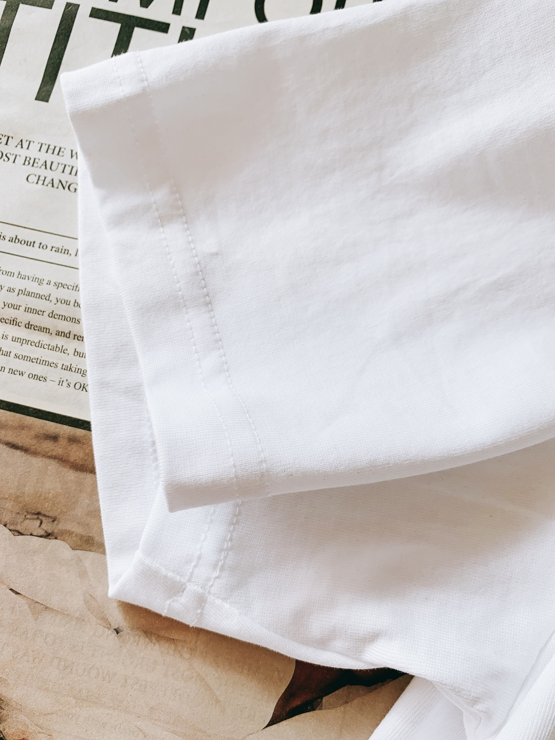 Loewe 罗意威 2026SS早春新品经典Anagram刺绣T恤，把高级感穿在身上230g重磅精梳棉，