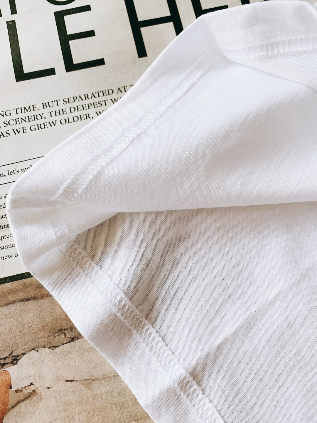 Loewe 罗意威 2026SS早春新品经典Anagram刺绣T恤，把高级感穿在身上230g重磅精梳棉，