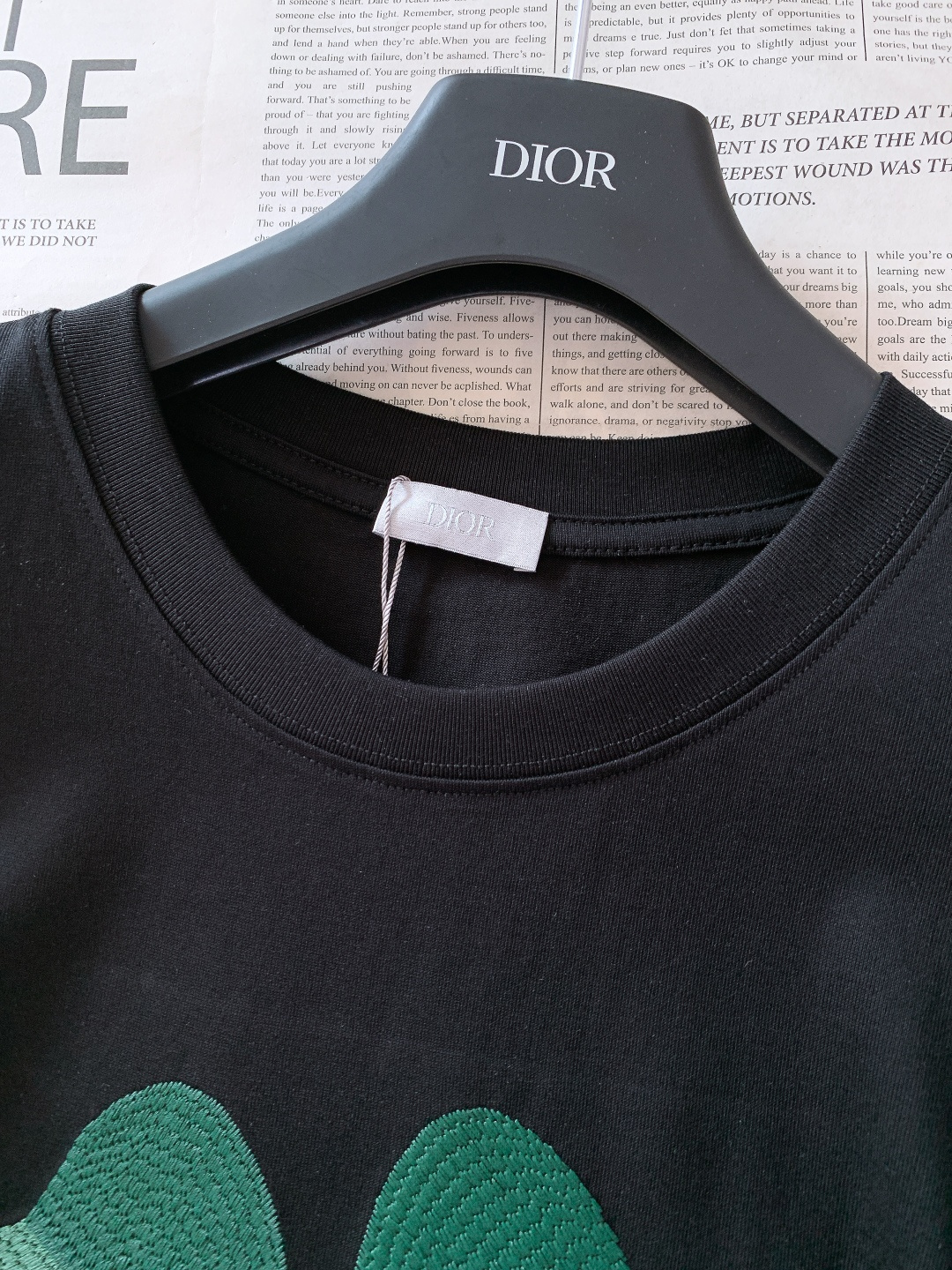 Dior Homme 迪奥·桀傲 2026SS早春新品四叶草刺绣T恤｜Jonathan Anderson