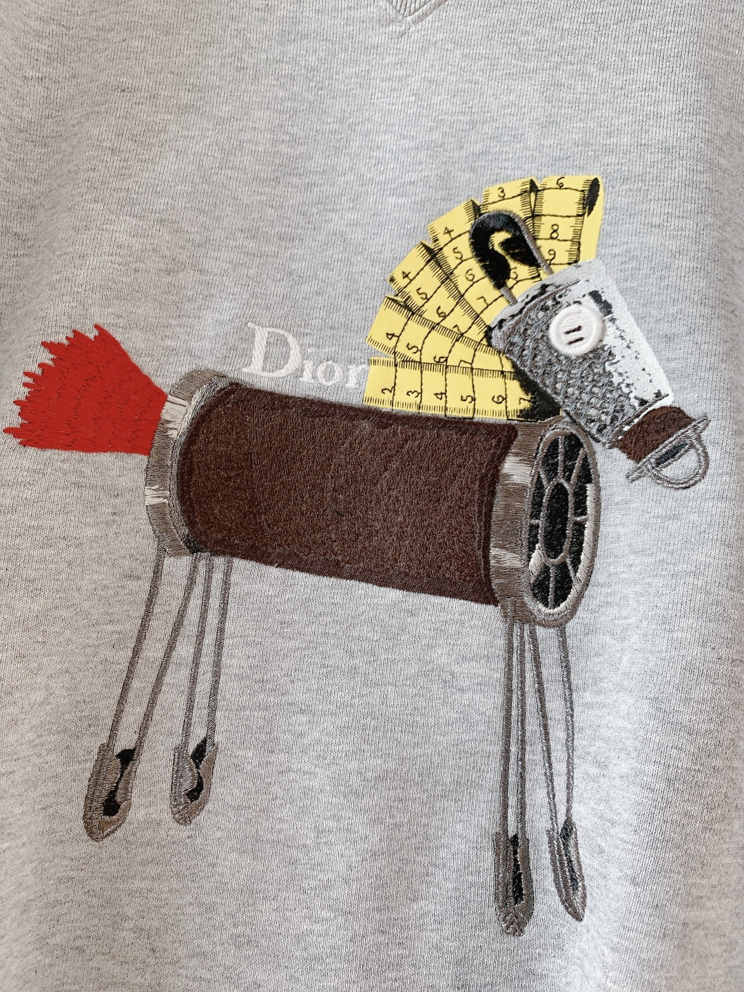 Dior Homme 迪奥·桀傲 2026SS早春新品马年限定款刺绣卫衣，艺术感拉满的奢品休闲款！100