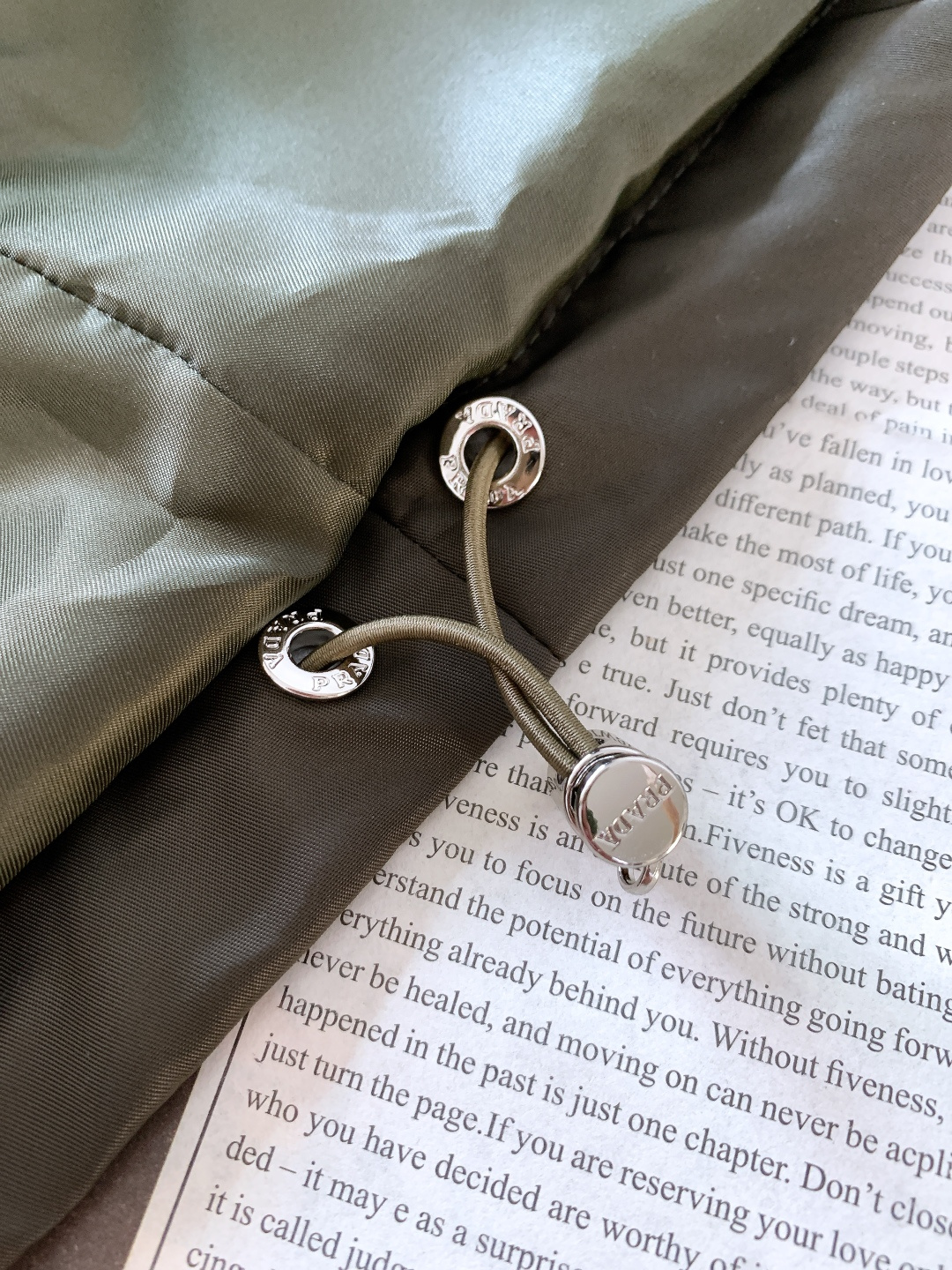 Prada 普拉达 2026SS早春新品新款再生尼龙飞行员夹克，奢品通勤刚需！标志性RE-NYLON尼龙