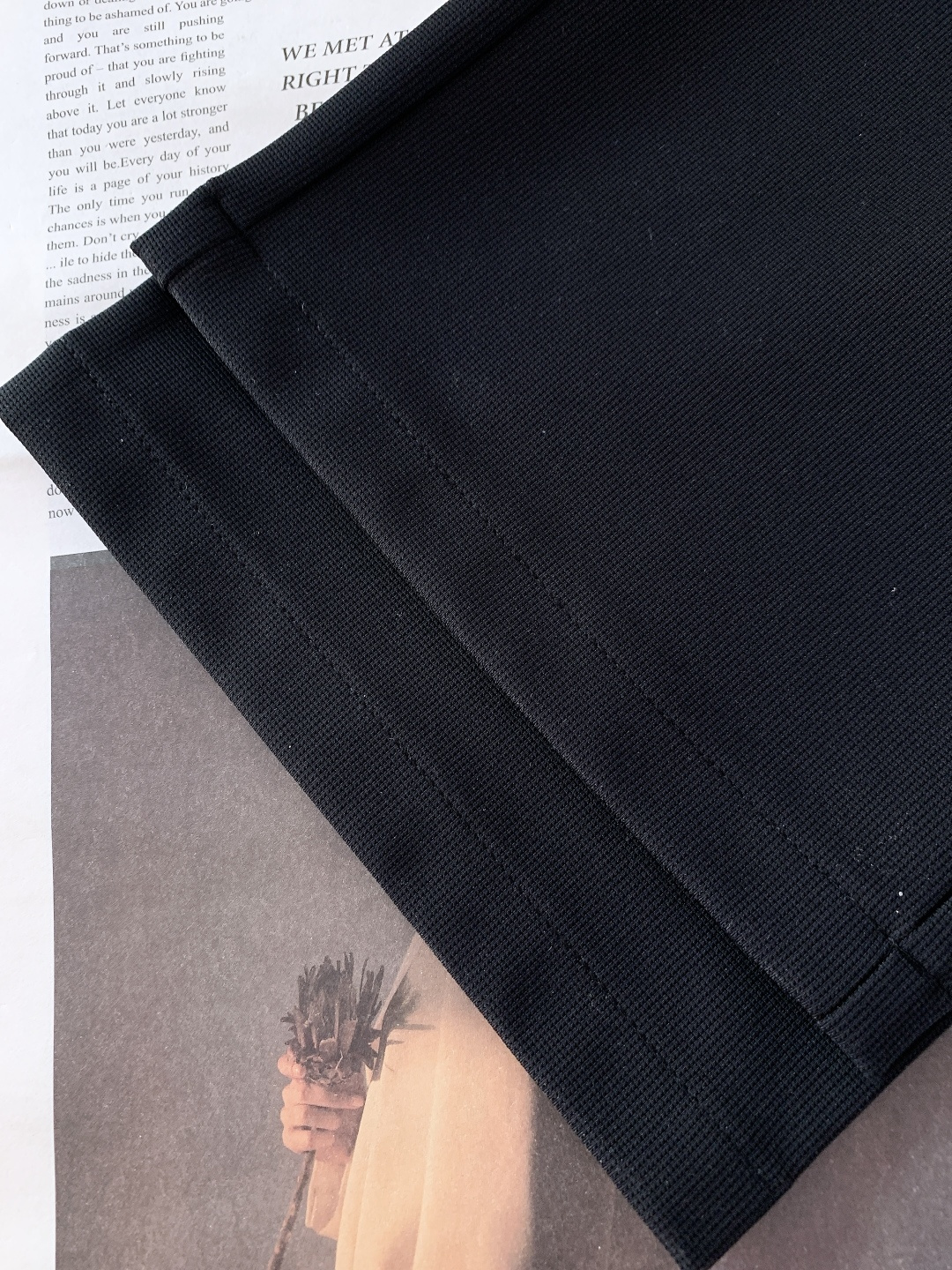 Hermès 爱马仕 抽绳刺绣徽章休闲裤冰丝休闲裤｜把高级感穿在身上高弹冰丝混纺面料，丝滑凉感，垂坠感拉