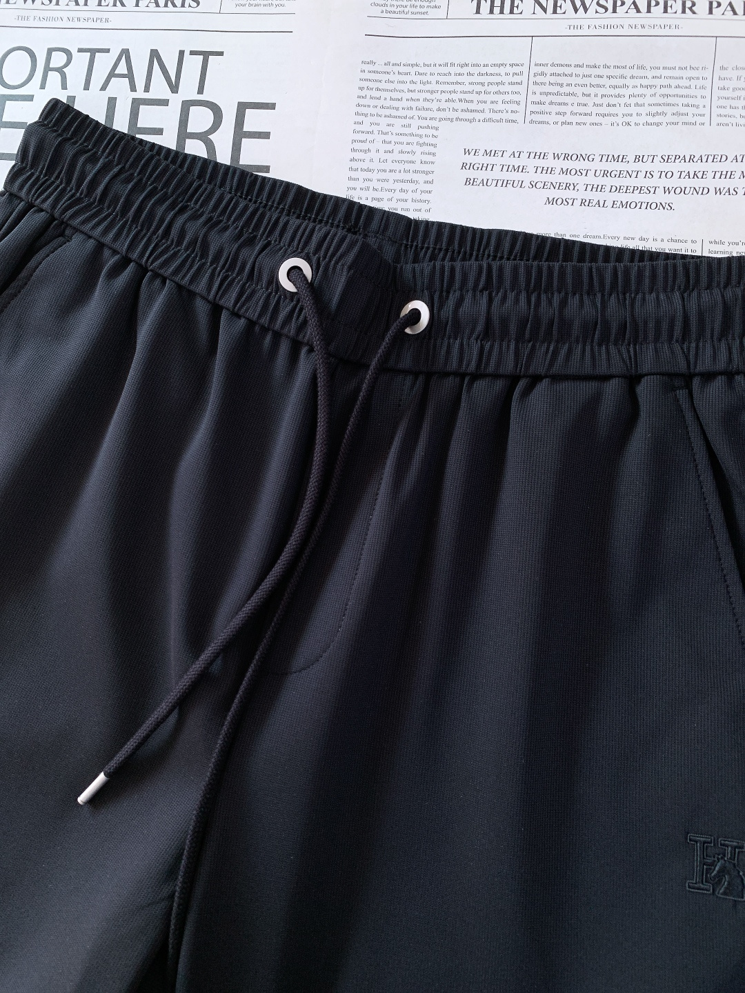 Hermès 爱马仕 抽绳刺绣徽章休闲裤冰丝休闲裤｜把高级感穿在身上高弹冰丝混纺面料，丝滑凉感，垂坠感拉