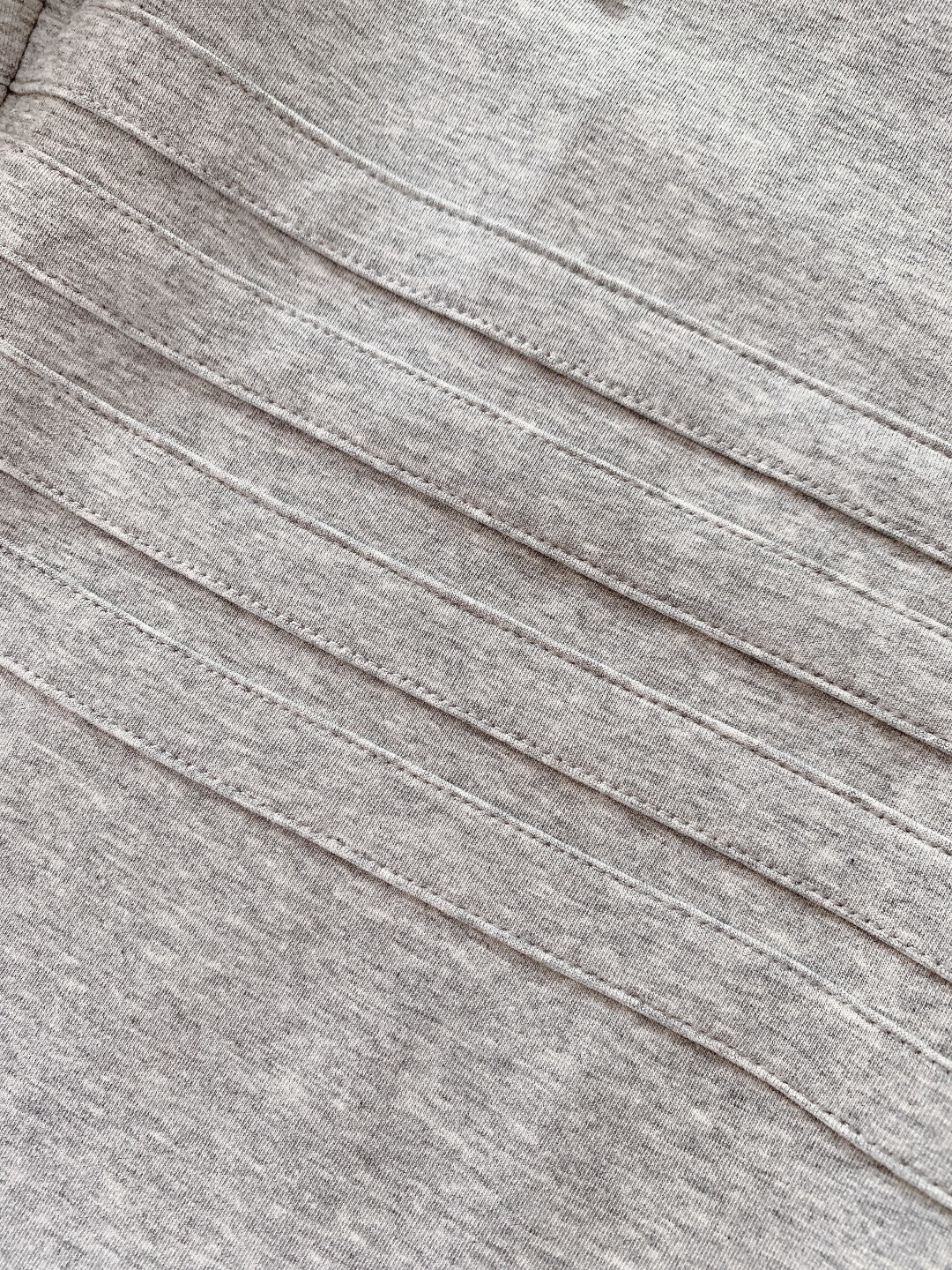 Thom Browne 汤姆·布朗 2026SS早春新品 经典四道杠休闲裤｜把高级感穿在身上320g重磅