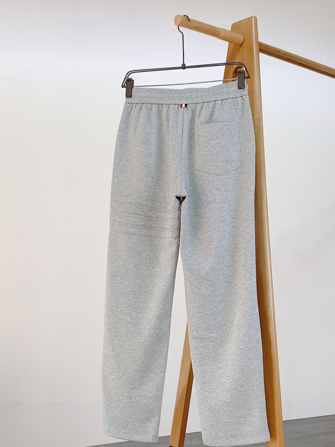 Thom Browne 汤姆·布朗 2026SS早春新品 经典四道杠休闲裤｜把高级感穿在身上320g重磅