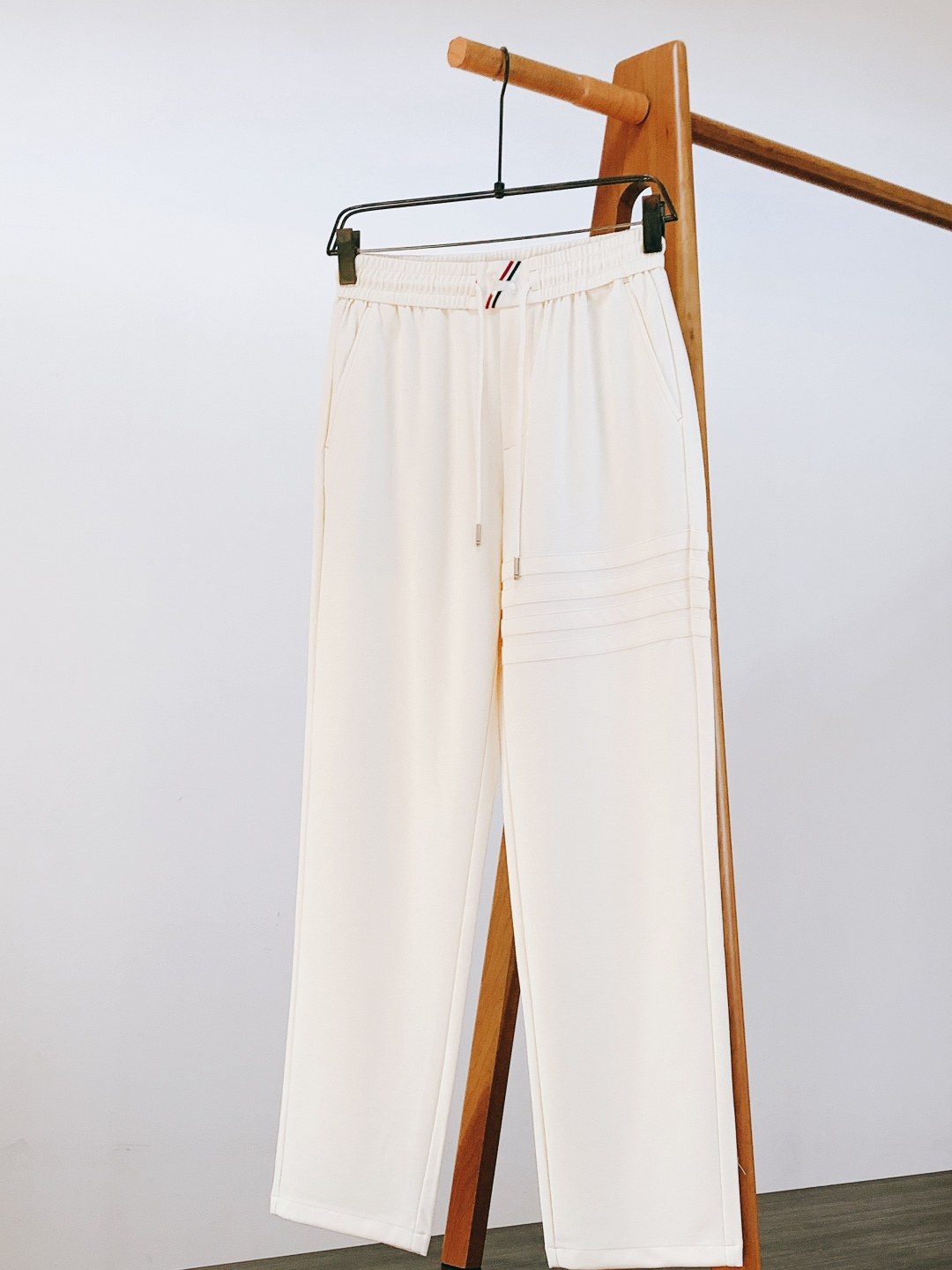 Thom Browne 汤姆·布朗 2026SS早春新品 经典四道杠休闲裤｜把高级感穿在身上320g重磅