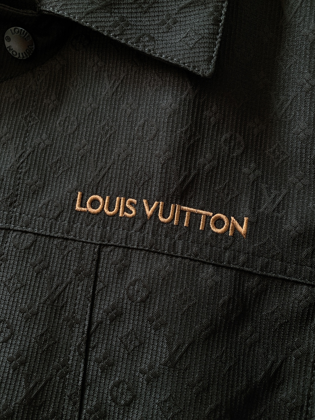 LouisVuitton 路易威登 2026SS早春新品 Monogram暗纹夹克｜意式奢牌质感拉满品牌