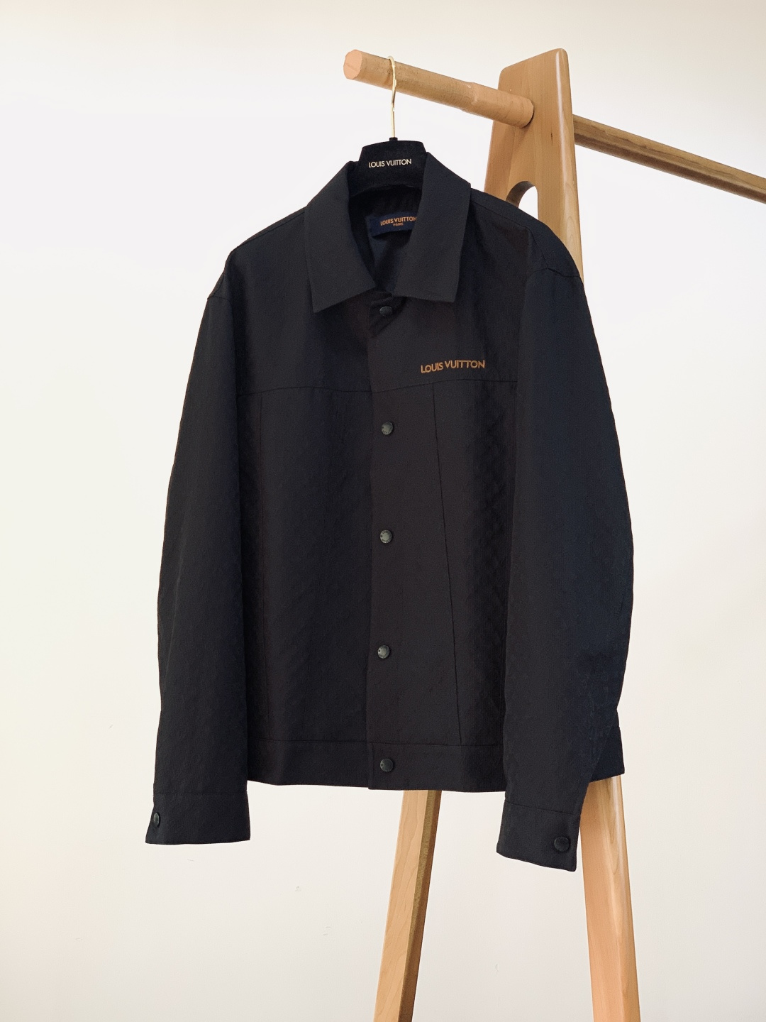 LouisVuitton 路易威登 2026SS早春新品 Monogram暗纹夹克｜意式奢牌质感拉满品牌