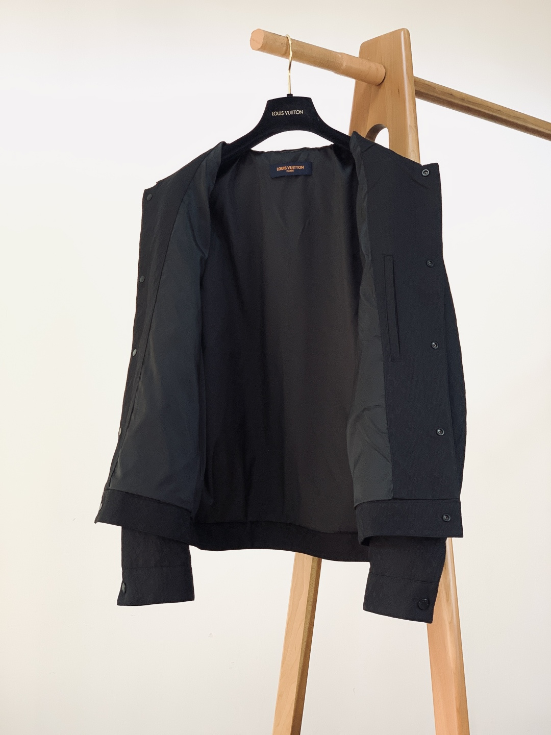 LouisVuitton 路易威登 2026SS早春新品 Monogram暗纹夹克｜意式奢牌质感拉满品牌