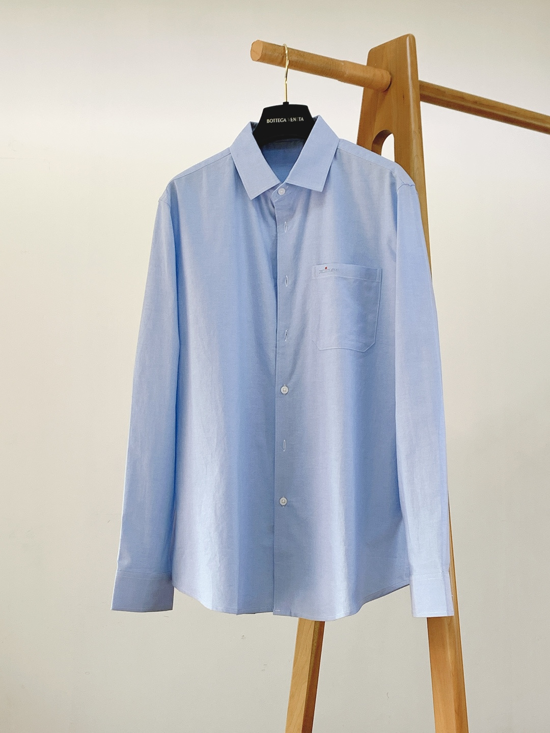 Kiton 奇顿 2026SS早春新品 老钱调性 主线系列，定织高支长绒棉结构触感细腻柔滑，低调光泽感自