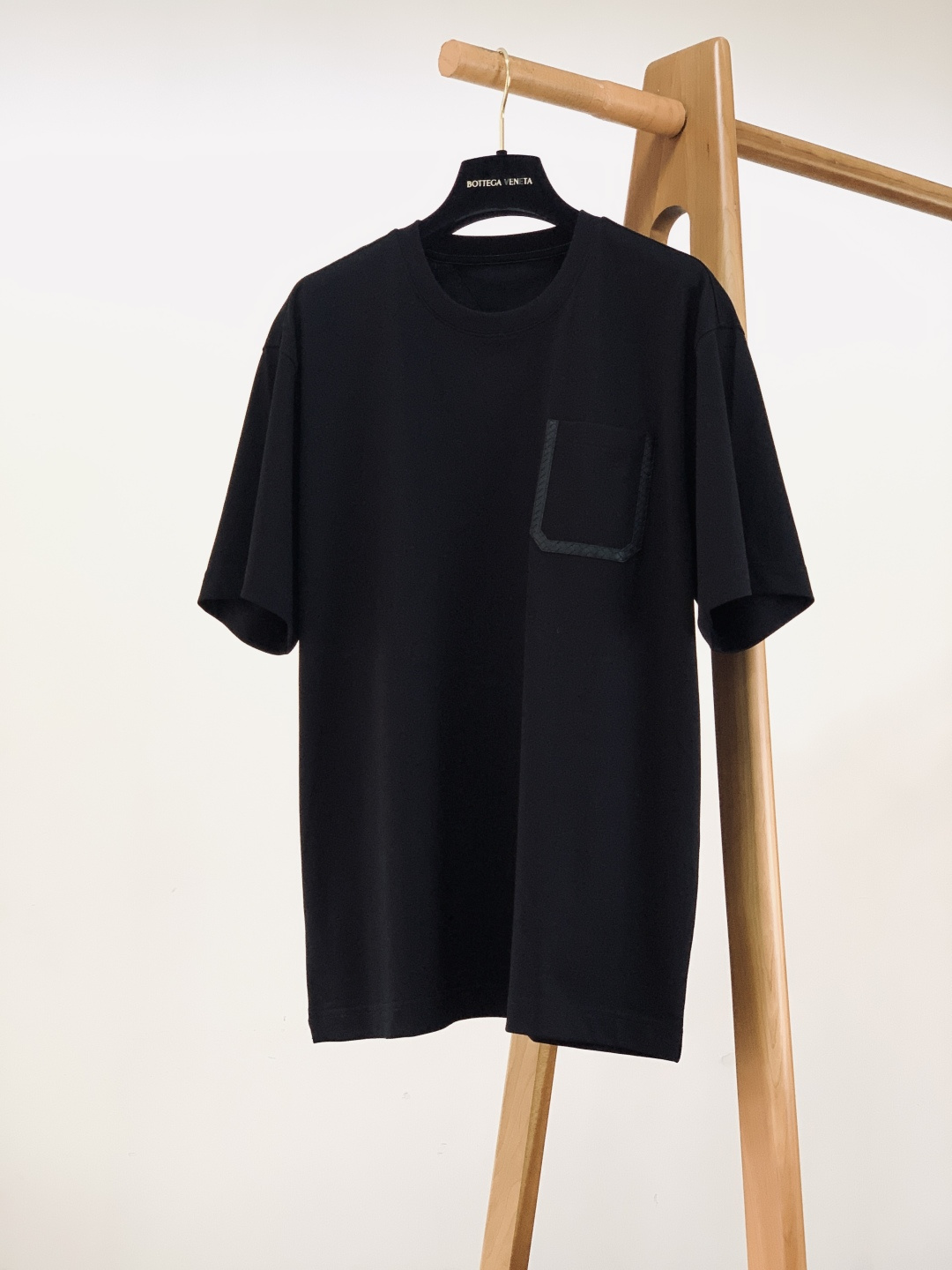 Bottega Veneta 葆蝶家 2026SS春夏新品 编织口袋T恤｜低调显贵的奢牌质感260g液氨