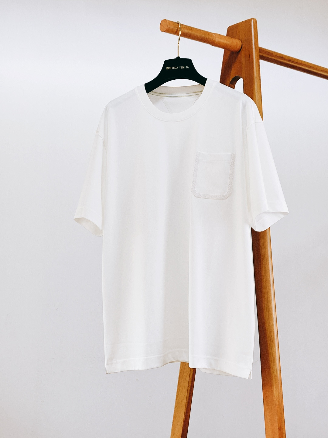 Bottega Veneta 葆蝶家 2026SS春夏新品 编织口袋T恤｜低调显贵的奢牌质感260g液氨