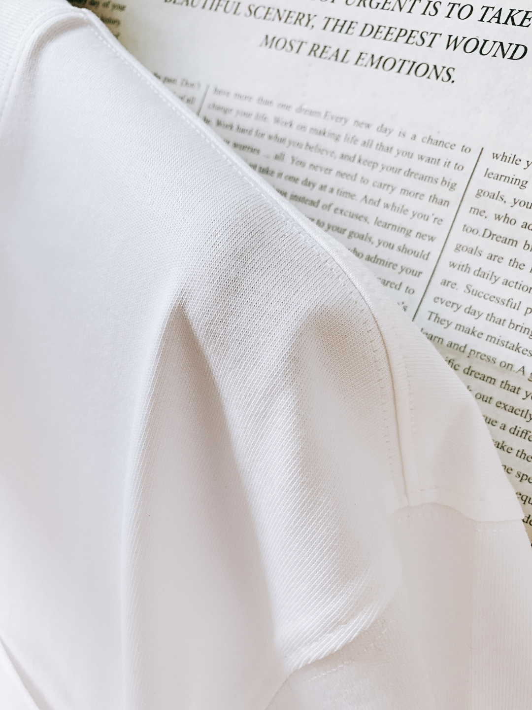 Bottega Veneta 葆蝶家 2026SS春夏新品 编织口袋T恤｜低调显贵的奢牌质感260g液氨