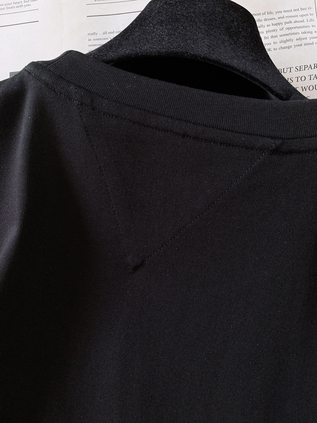 Bottega Veneta 葆蝶家 2026SS春夏新品 编织口袋T恤｜低调显贵的奢牌质感260g液氨