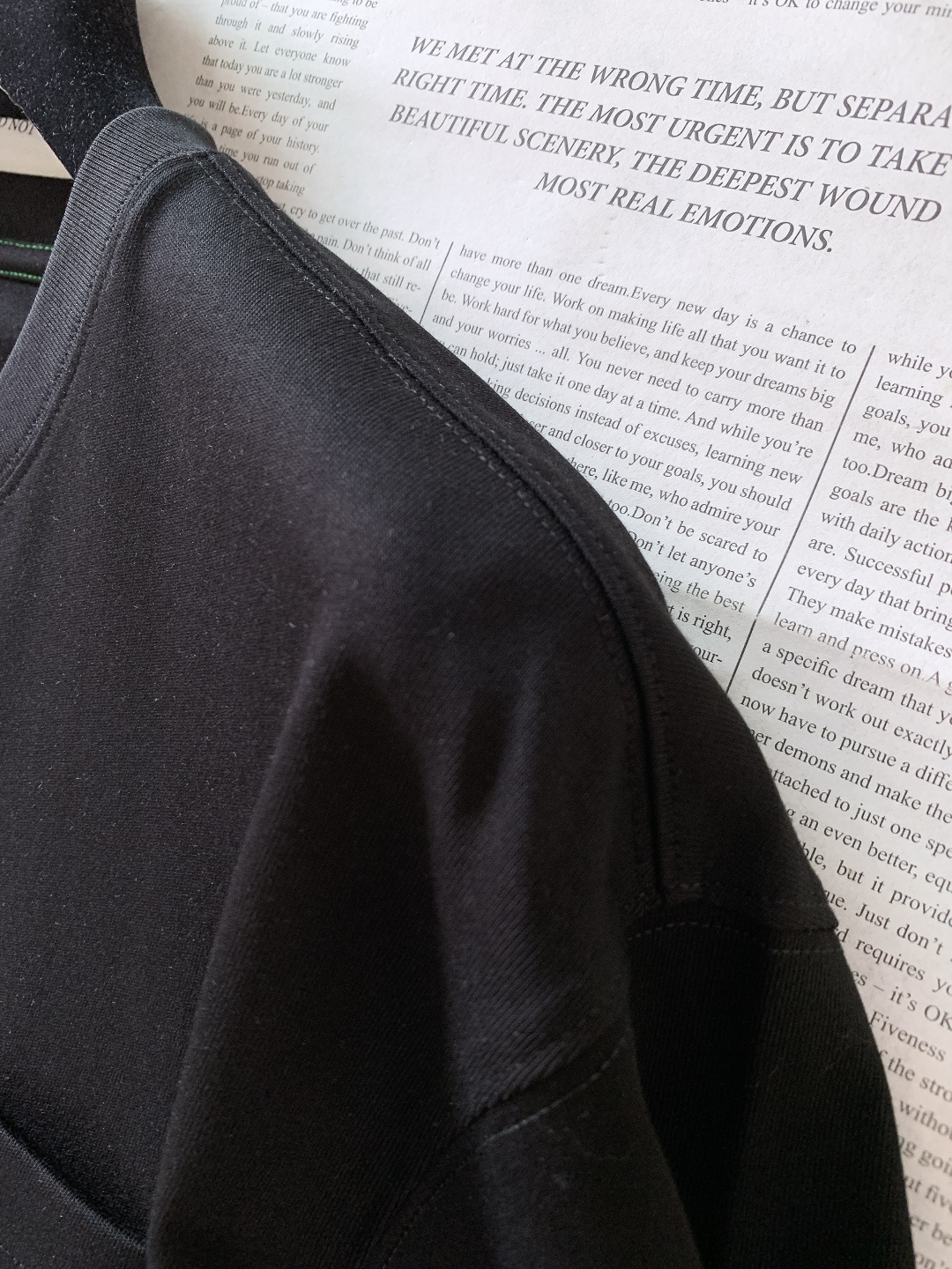 Bottega Veneta 葆蝶家 2026SS春夏新品 编织口袋T恤｜低调显贵的奢牌质感260g液氨