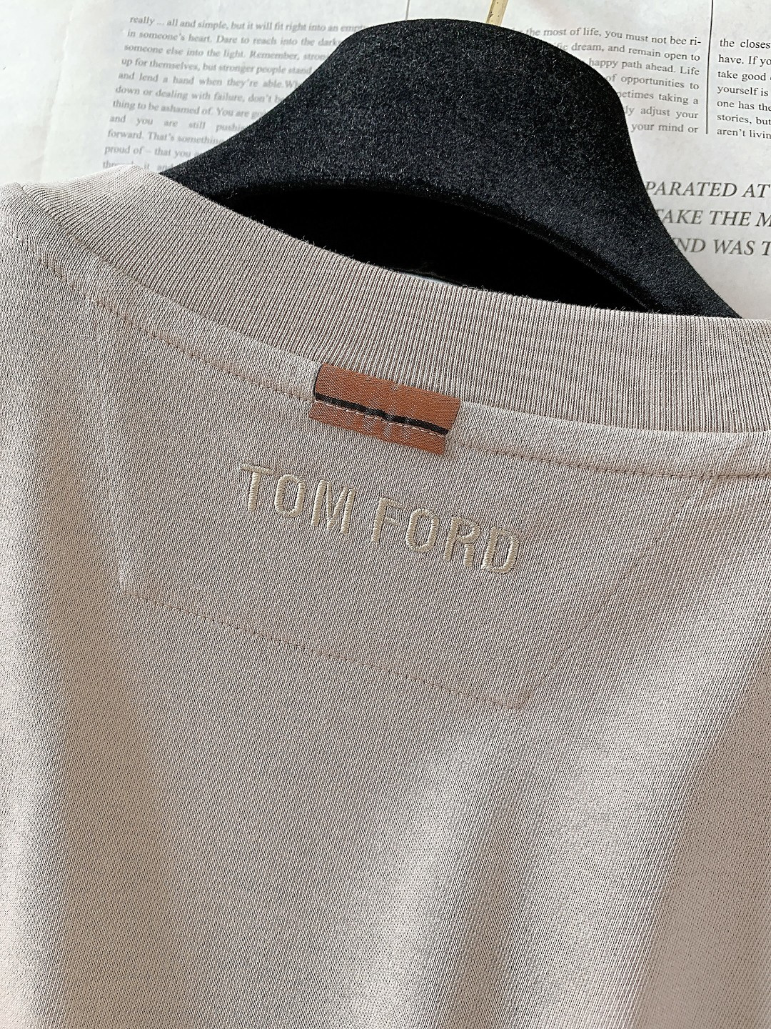 TOM FORD 汤姆.福德 2026SS早春新品 TF皮革标T恤｜低调显贵的奢牌质感280g液氨棉面料
