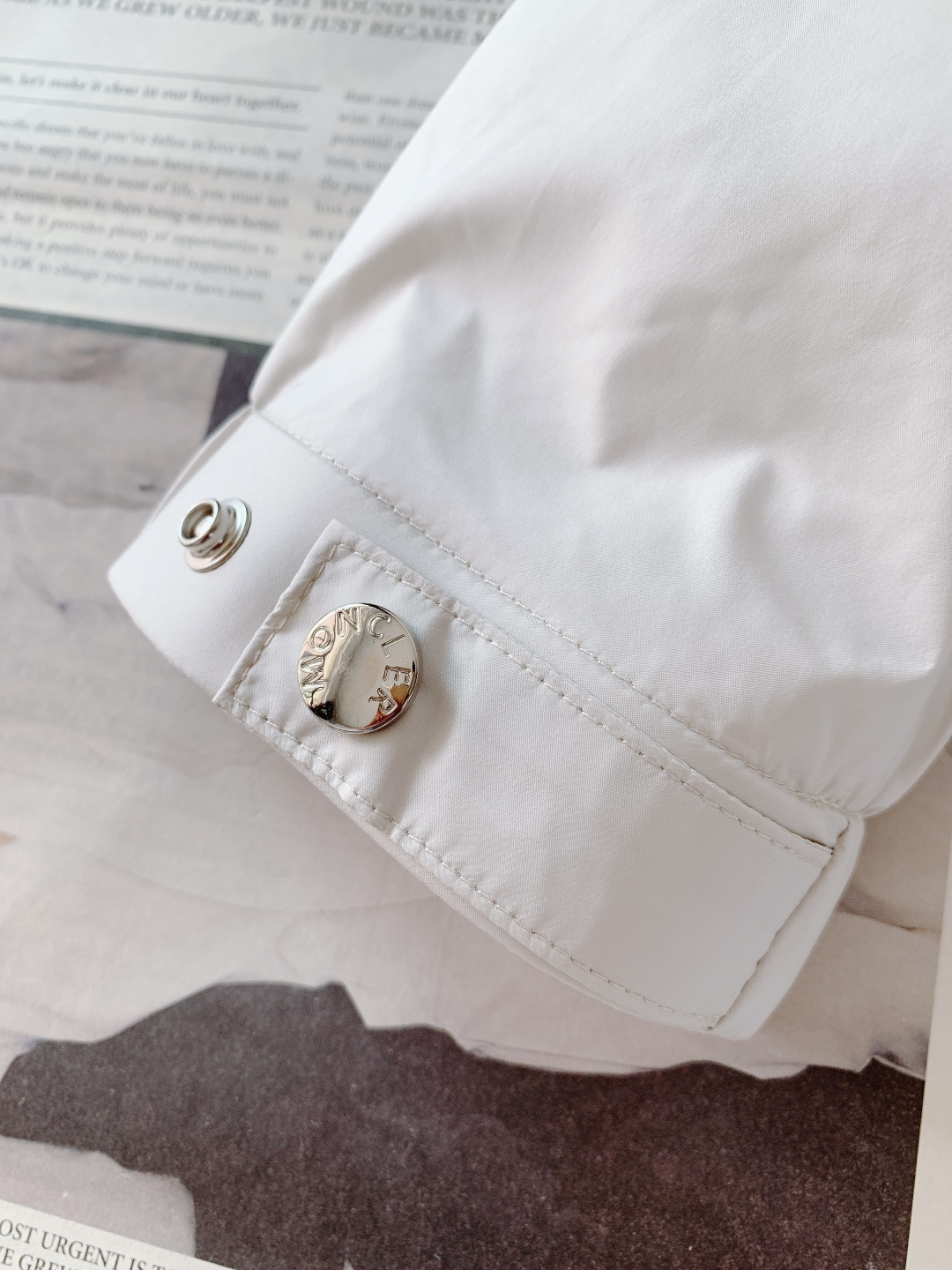 Moncler 蒙口 2026SS早春新品经典连帽防风外套｜把高级感穿在身上甄选防风防水科技尼龙面料，表