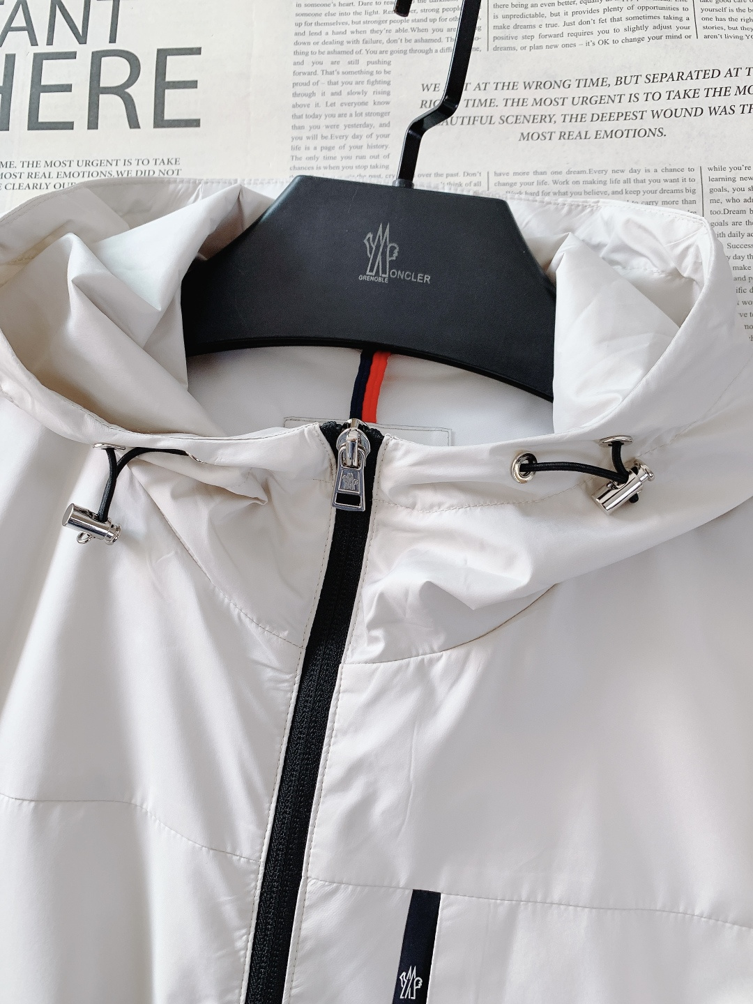 Moncler 蒙口 2026SS早春新品经典连帽防风外套｜把高级感穿在身上甄选防风防水科技尼龙面料，表