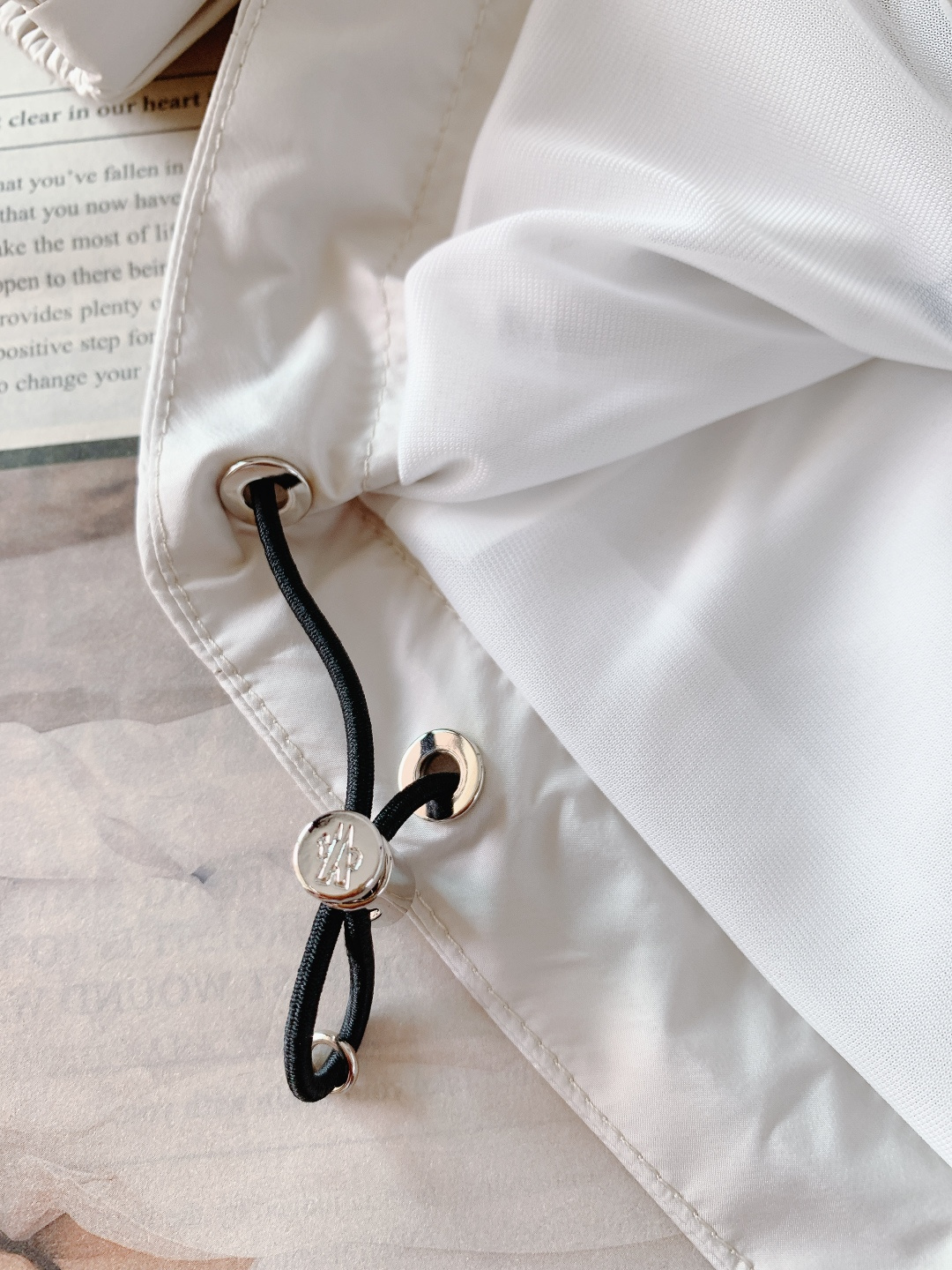 Moncler 蒙口 2026SS早春新品经典连帽防风外套｜把高级感穿在身上甄选防风防水科技尼龙面料，表