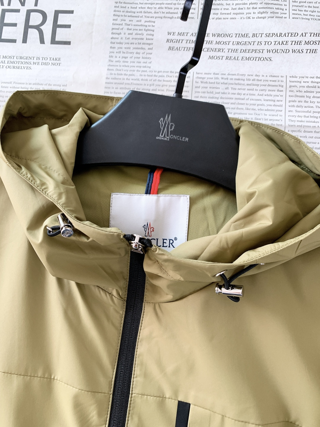 Moncler 蒙口 2026SS早春新品经典连帽防风外套｜把高级感穿在身上甄选防风防水科技尼龙面料，表