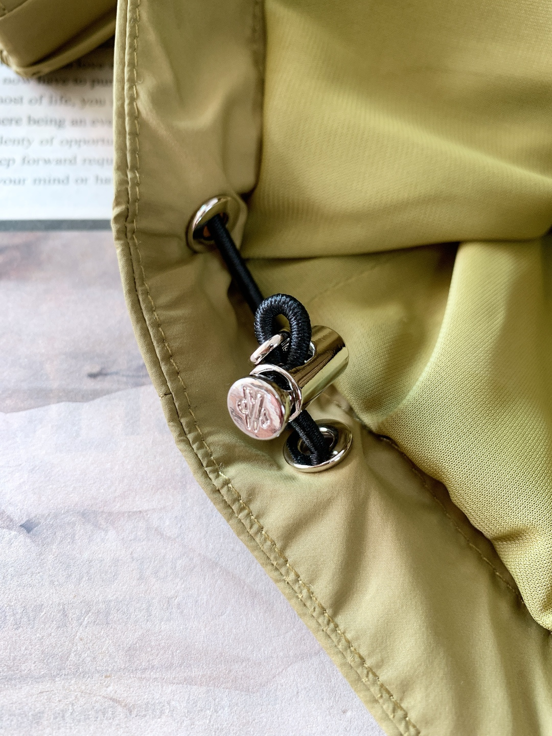 Moncler 蒙口 2026SS早春新品经典连帽防风外套｜把高级感穿在身上甄选防风防水科技尼龙面料，表