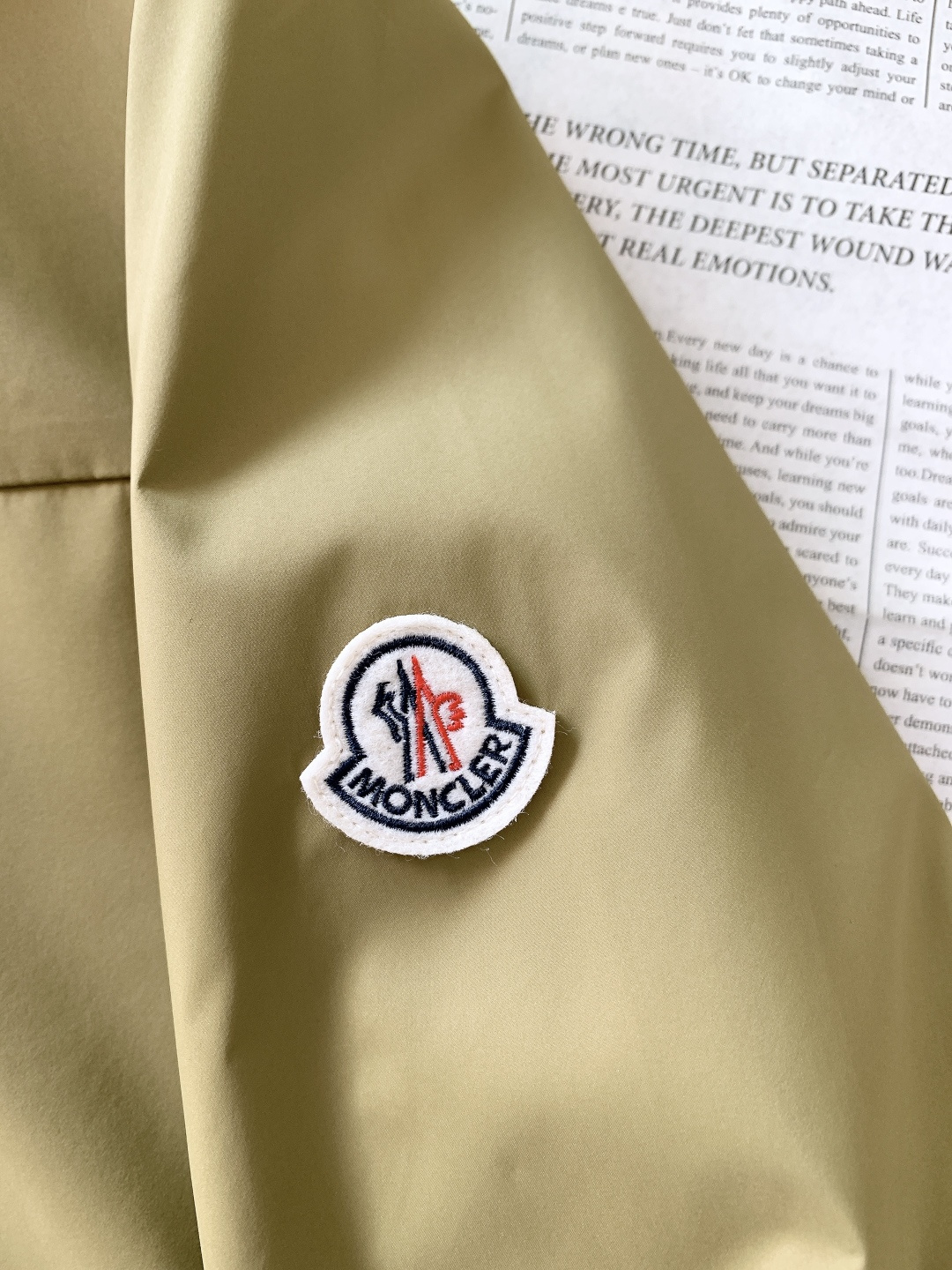 Moncler 蒙口 2026SS早春新品经典连帽防风外套｜把高级感穿在身上甄选防风防水科技尼龙面料，表