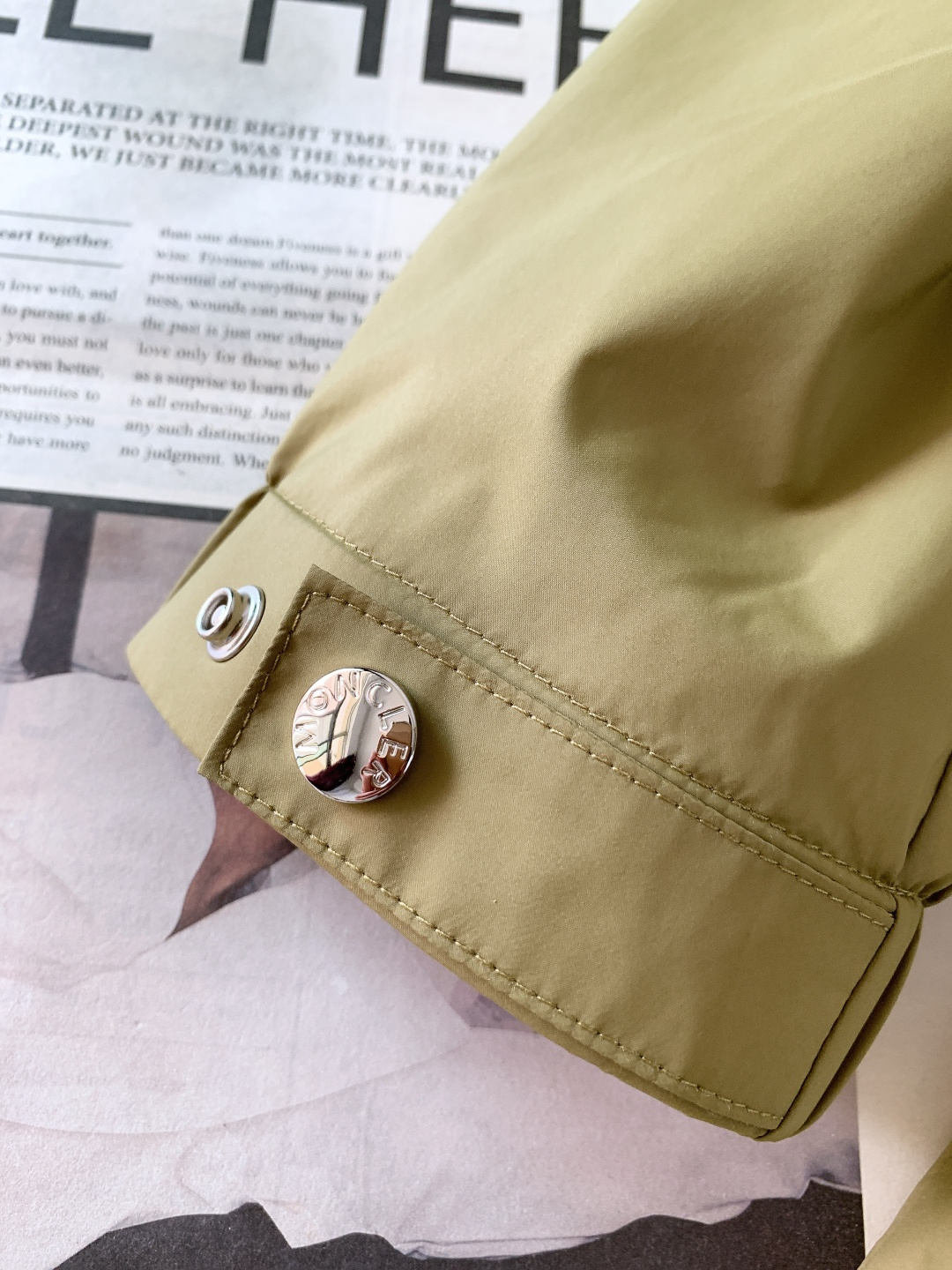 Moncler 蒙口 2026SS早春新品经典连帽防风外套｜把高级感穿在身上甄选防风防水科技尼龙面料，表