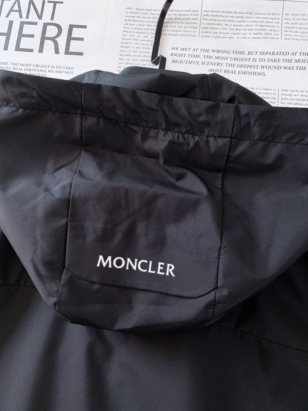 Moncler 蒙口 2026SS早春新品经典连帽防风外套｜把高级感穿在身上甄选防风防水科技尼龙面料，表