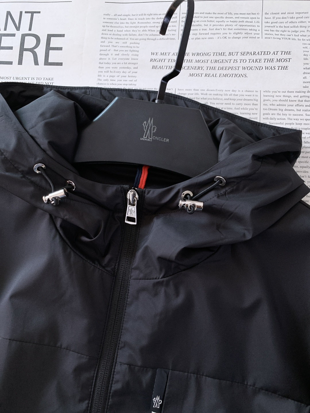 Moncler 蒙口 2026SS早春新品经典连帽防风外套｜把高级感穿在身上甄选防风防水科技尼龙面料，表