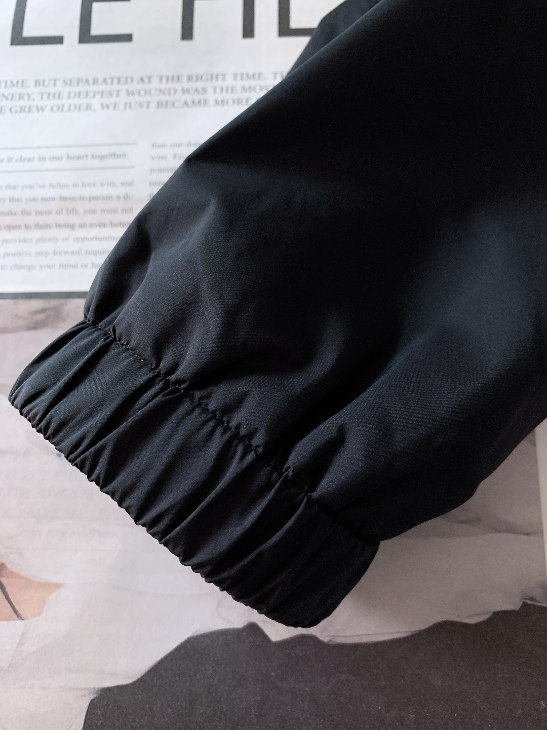 Moncler 蒙口 2026SS早春新品休闲连帽外套。轻奢户外天花板！这款连帽外套上身直接拉高整体气场