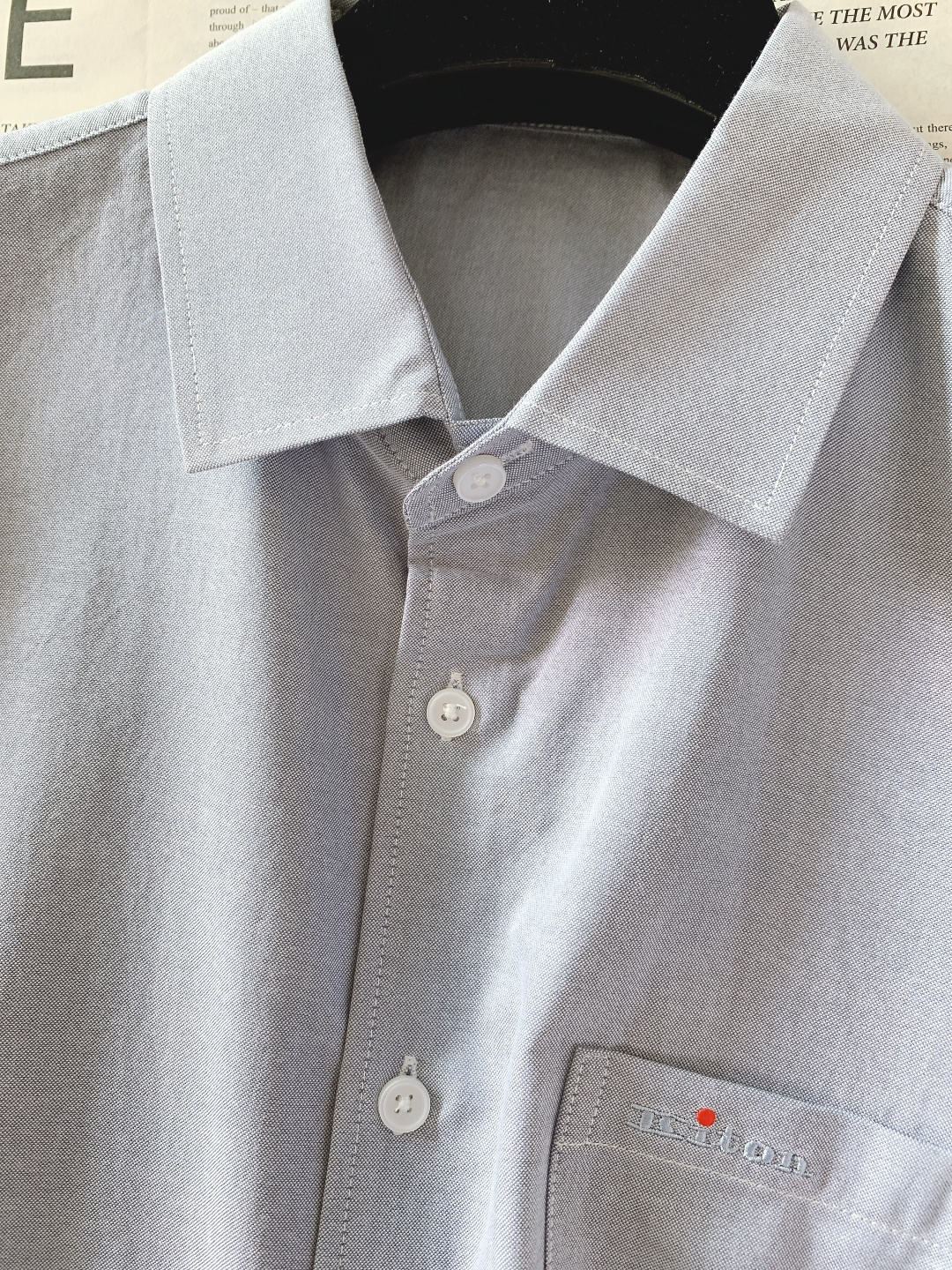 Kiton 奇顿 2026SS早春新品 老钱调性 主线系列，定织高支长绒棉结构触感细腻柔滑，低调光泽感自