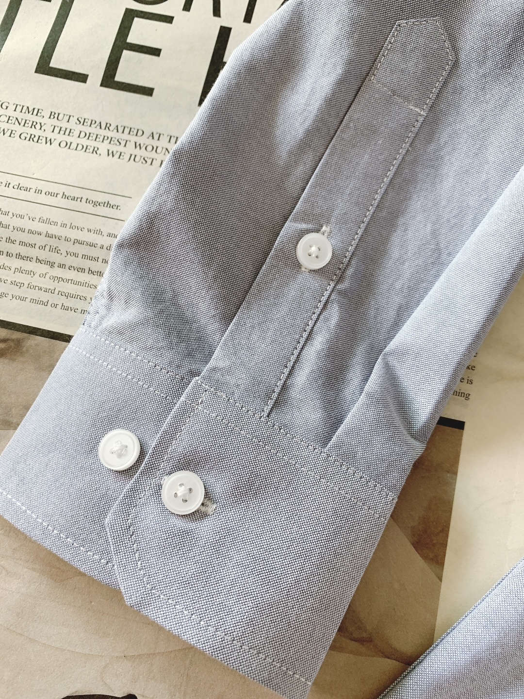 Kiton 奇顿 2026SS早春新品 老钱调性 主线系列，定织高支长绒棉结构触感细腻柔滑，低调光泽感自