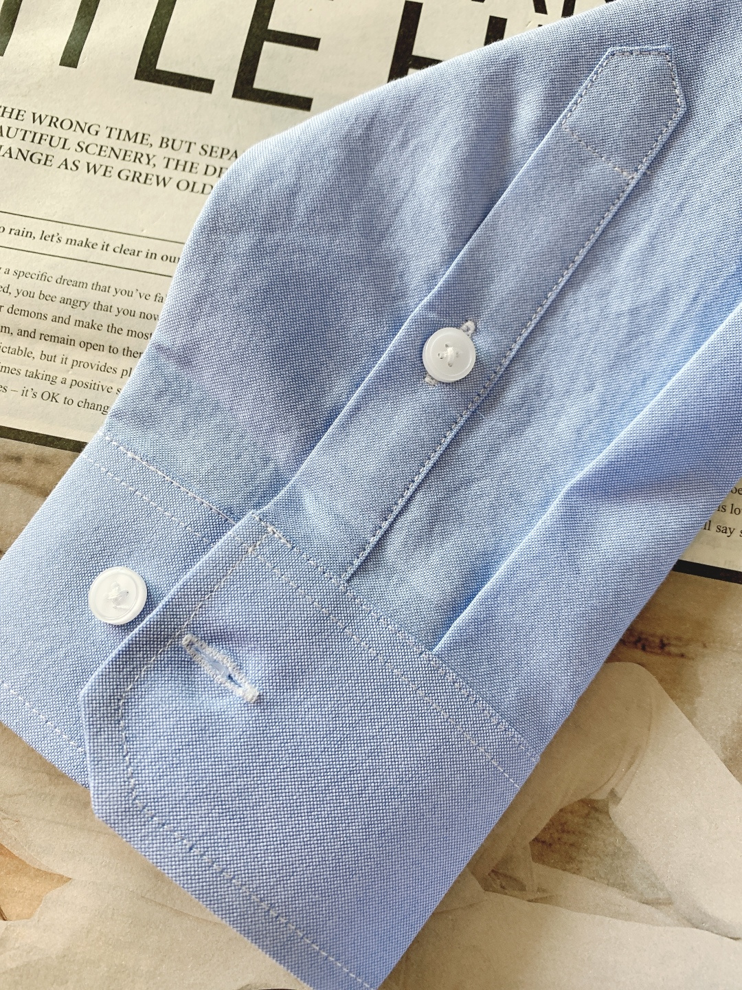 Kiton 奇顿 2026SS早春新品 老钱调性 主线系列，定织高支长绒棉结构触感细腻柔滑，低调光泽感自