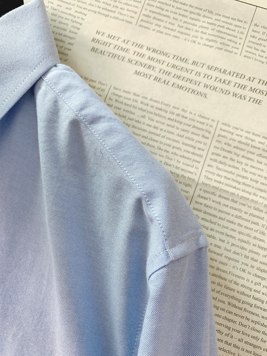 Kiton 奇顿 2026SS早春新品 老钱调性 主线系列，定织高支长绒棉结构触感细腻柔滑，低调光泽感自