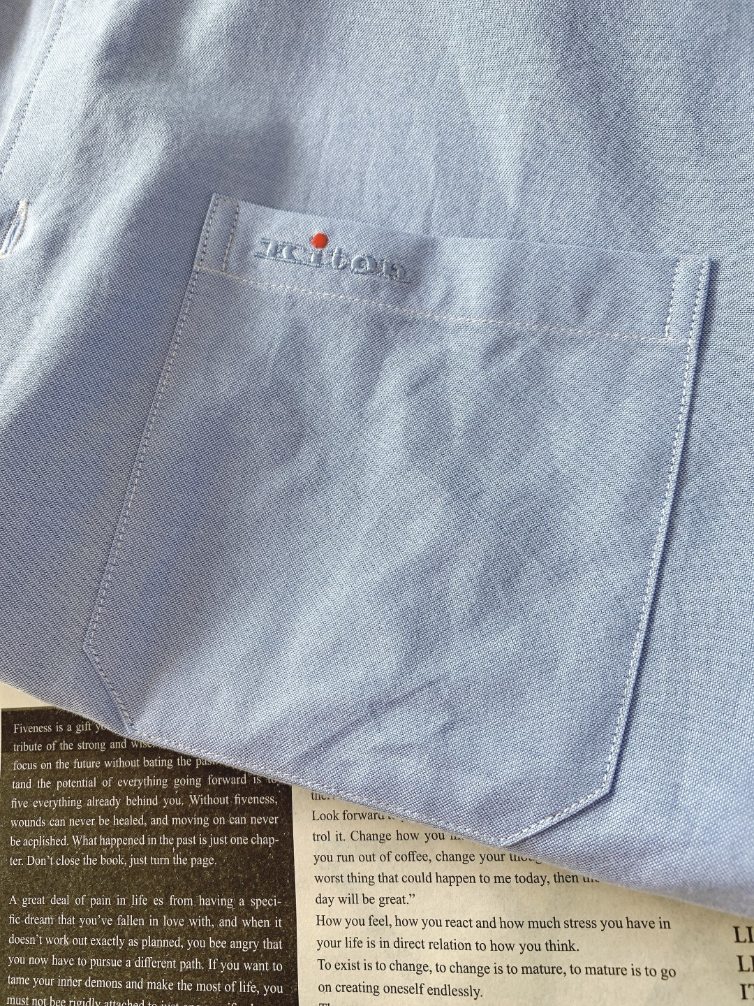 Kiton 奇顿 2026SS早春新品 老钱调性 主线系列，定织高支长绒棉结构触感细腻柔滑，低调光泽感自