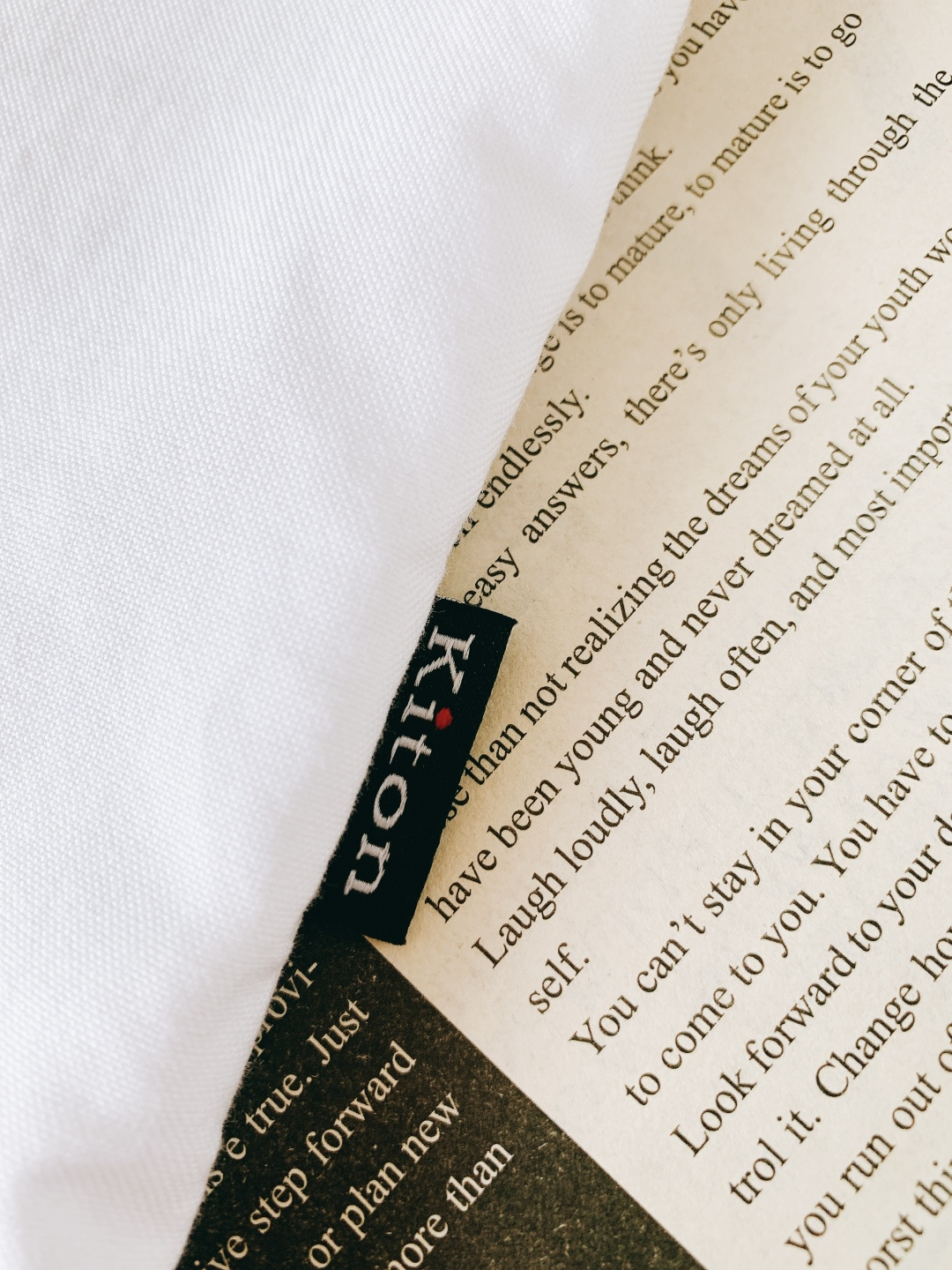 Kiton 奇顿 2026SS早春新品 老钱调性 主线系列，定织高支长绒棉结构触感细腻柔滑，低调光泽感自