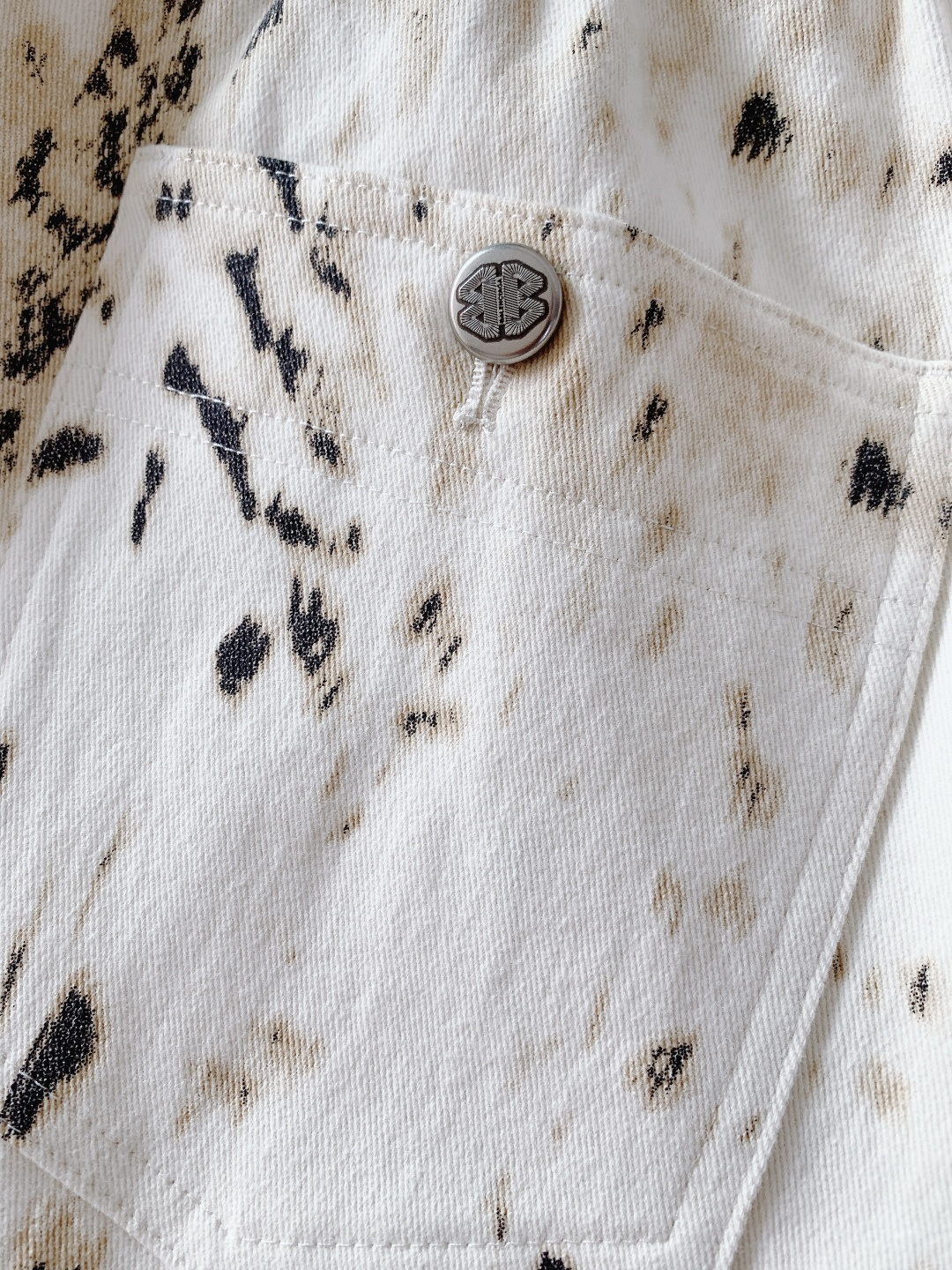 𝐁𝐚𝐥𝐞𝐧𝐜𝐢𝐚𝐠𝐚 巴黎世家 2026SS早春新品 豹纹泼墨休闲裤，重磅牛仔+艺术印花！米白底黑棕泼墨