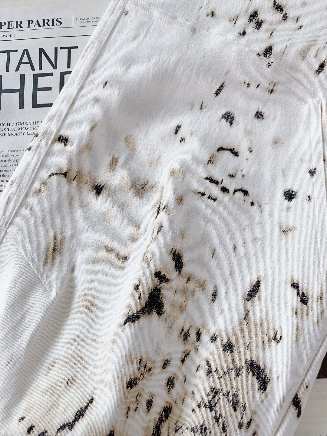 𝐁𝐚𝐥𝐞𝐧𝐜𝐢𝐚𝐠𝐚 巴黎世家 2026SS早春新品 豹纹泼墨休闲裤，重磅牛仔+艺术印花！米白底黑棕泼墨