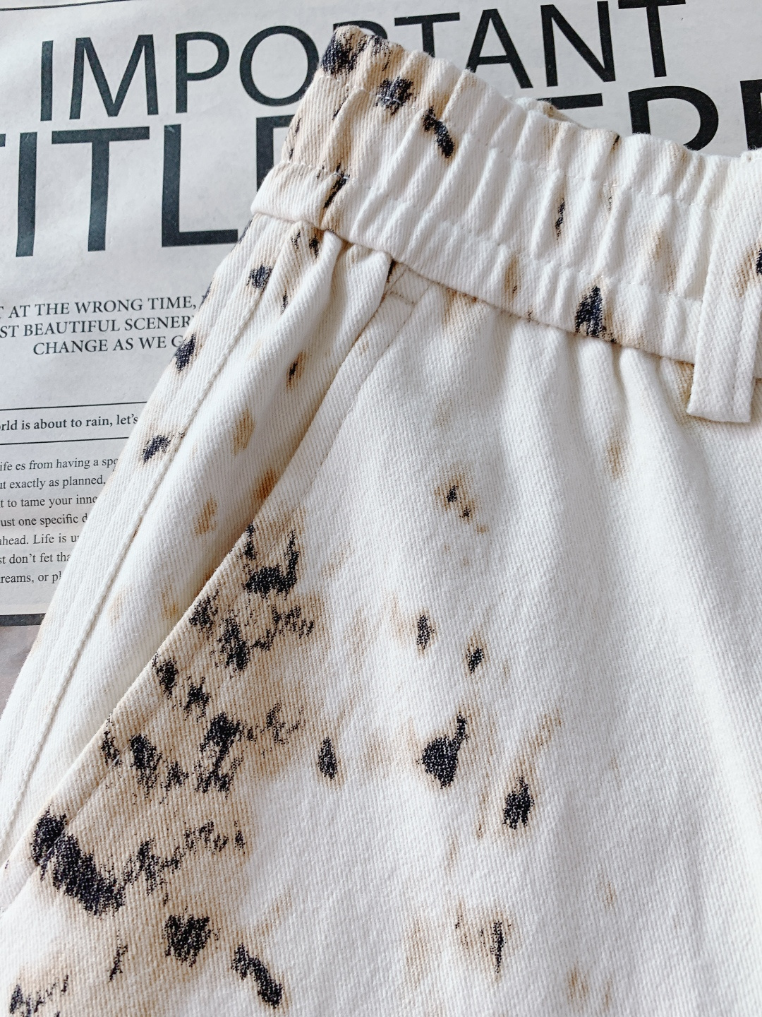 𝐁𝐚𝐥𝐞𝐧𝐜𝐢𝐚𝐠𝐚 巴黎世家 2026SS早春新品 豹纹泼墨休闲裤，重磅牛仔+艺术印花！米白底黑棕泼墨