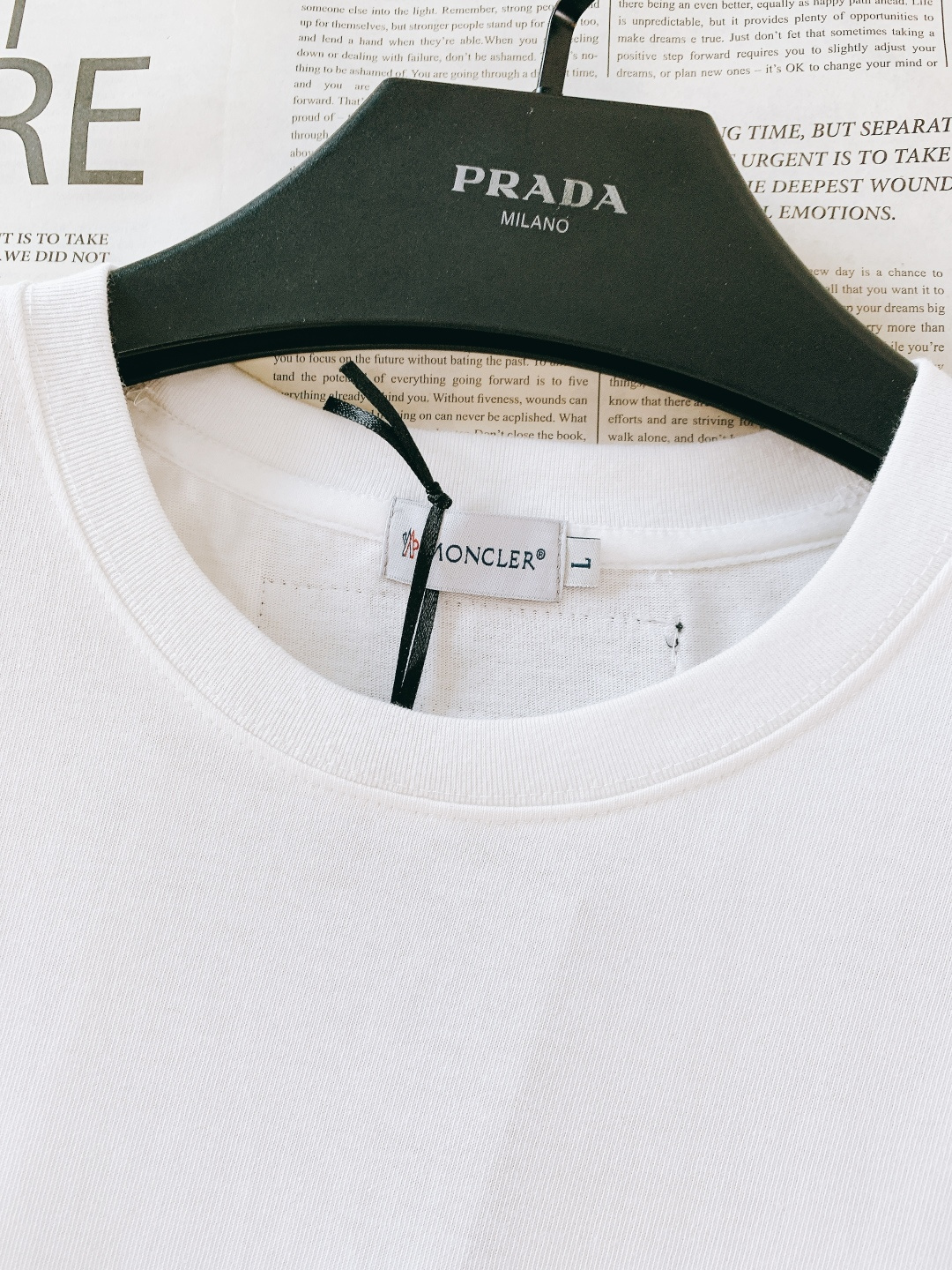 Moncler 蒙口 2026SS早春新品 经典徽章Logo短袖，高支精梳棉+专柜质感！胸前刺绣徽章Lo