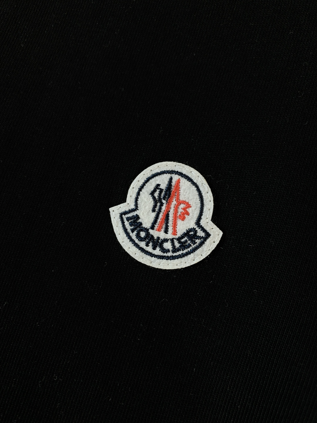 Moncler 蒙口 2026SS早春新品 经典徽章Logo短袖，高支精梳棉+专柜质感！胸前刺绣徽章Lo