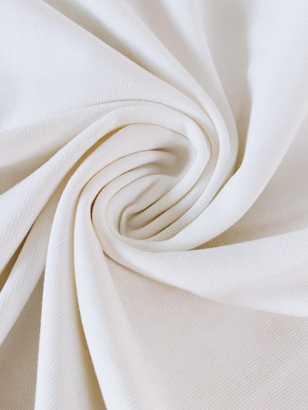 Prada 普拉达 2026SS早春新品 经典三角标短袖，高支精梳棉+专柜质感！胸前金属三角标辨识度拉满