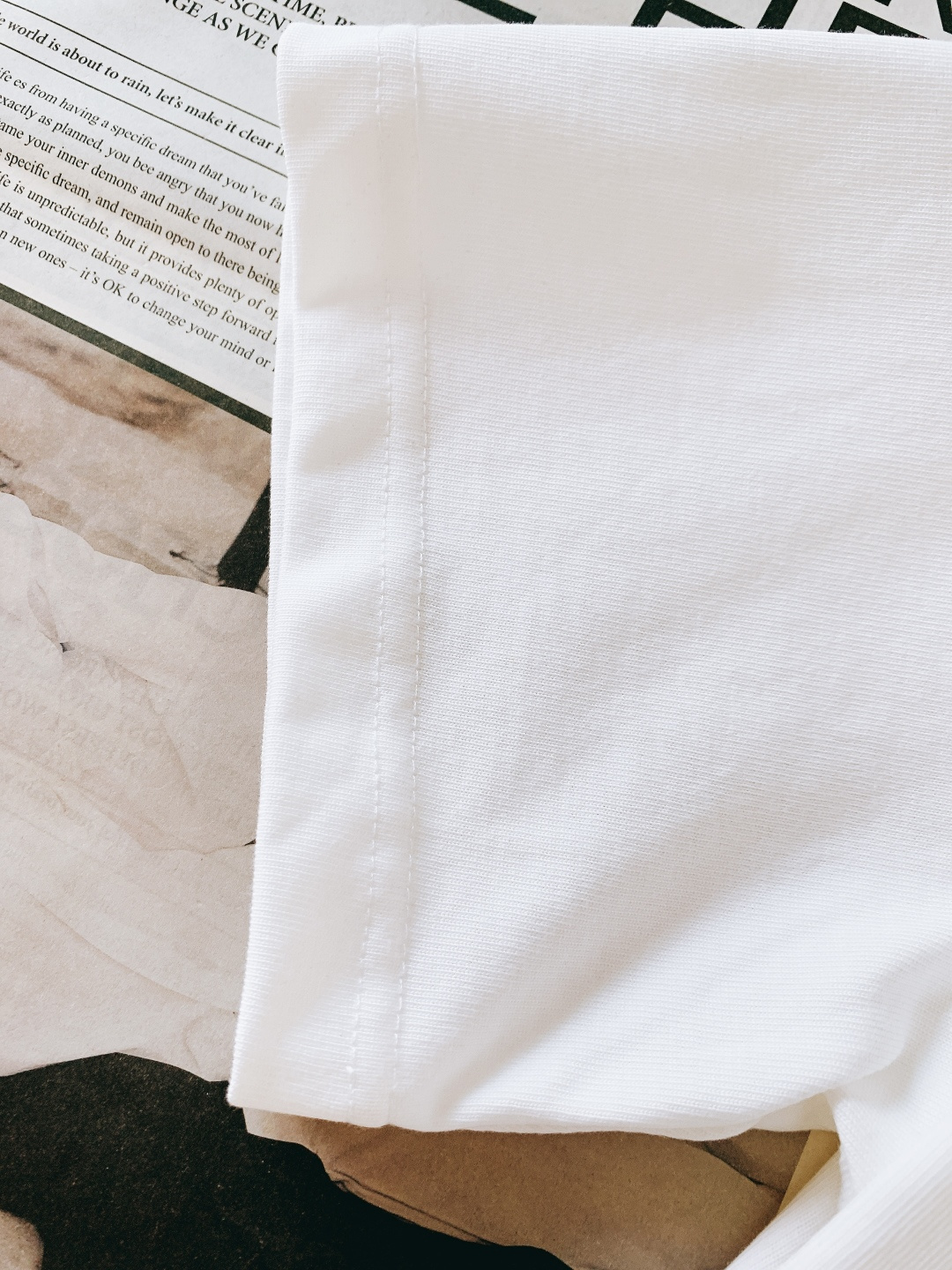 Prada 普拉达 2026SS早春新品 经典三角标短袖，高支精梳棉+专柜质感！胸前金属三角标辨识度拉满