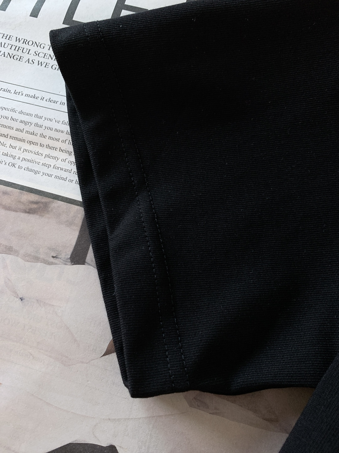 Prada 普拉达 2026SS早春新品 经典三角标短袖，高支精梳棉+专柜质感！胸前金属三角标辨识度拉满