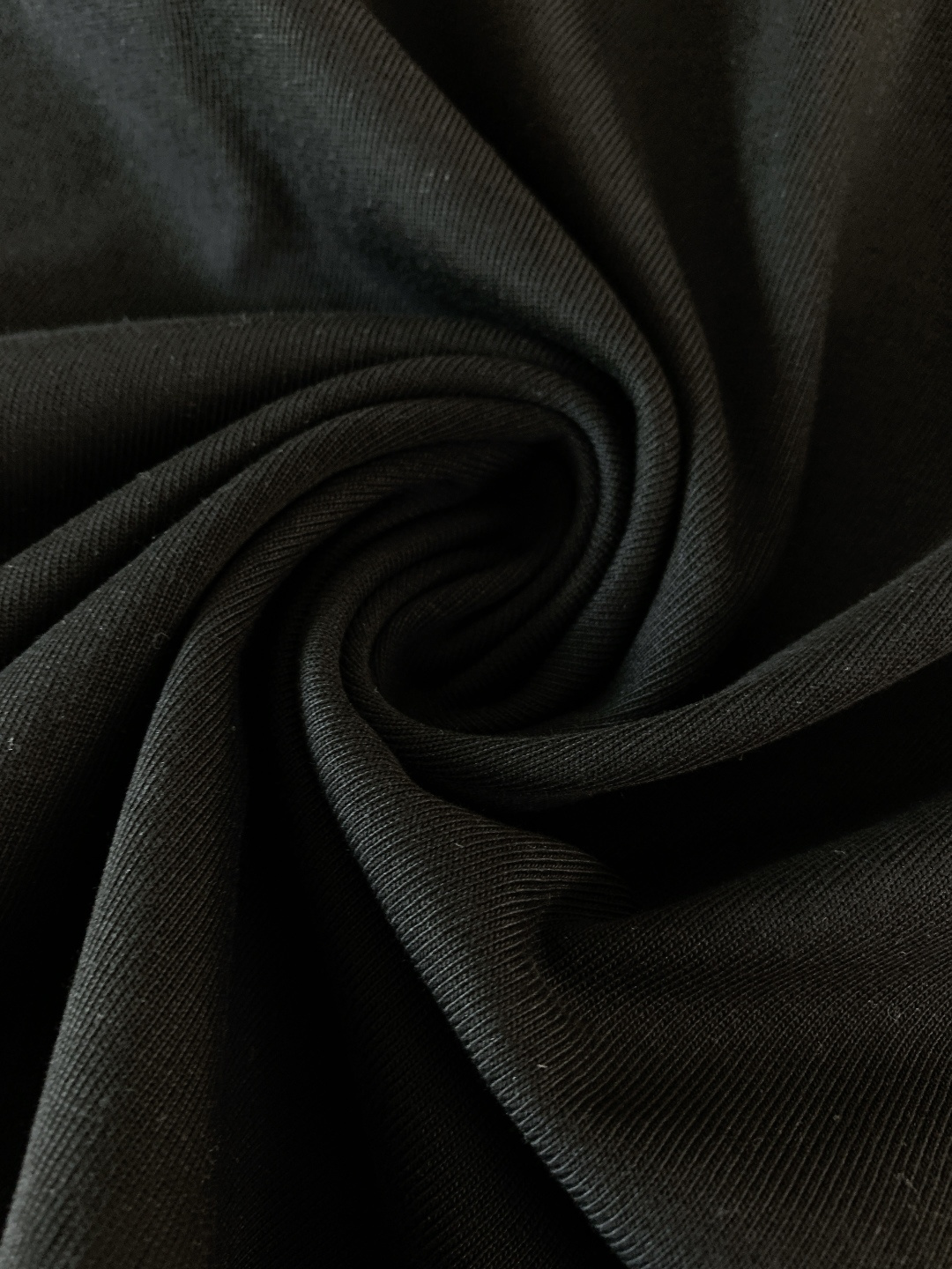 Prada 普拉达 2026SS早春新品 经典三角标短袖，高支精梳棉+专柜质感！胸前金属三角标辨识度拉满