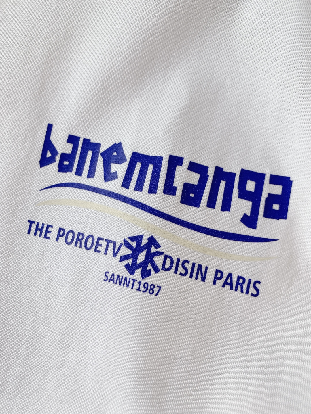 𝐁𝐚𝐥𝐞𝐧𝐜𝐢𝐚𝐠𝐚 巴黎世家 2026SS早春新品 海浪标语短袖，高支精梳棉+复古运动风！前后撞色海浪